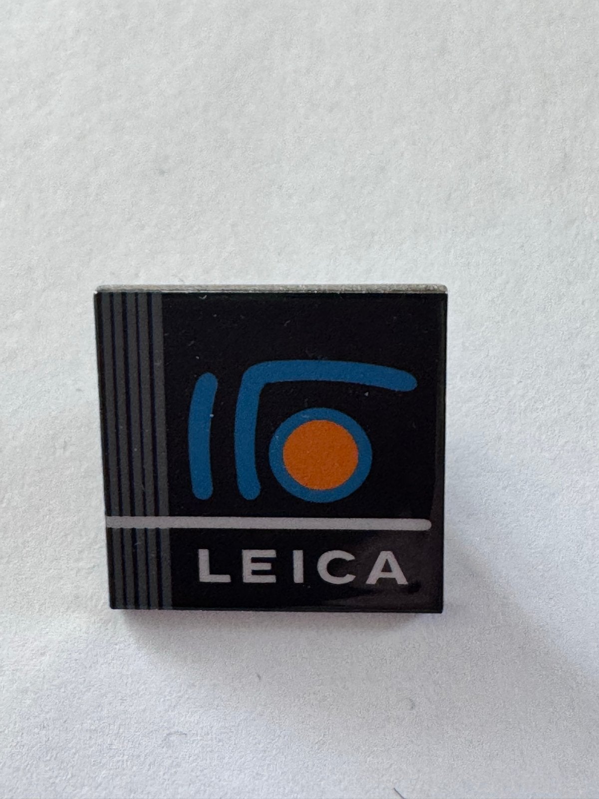 Vintage Leica Deumer Speldje - Zeldzaam verzamelobject, Ophalen of Verzenden, Gebruikt, Merk, Speldje of Pin