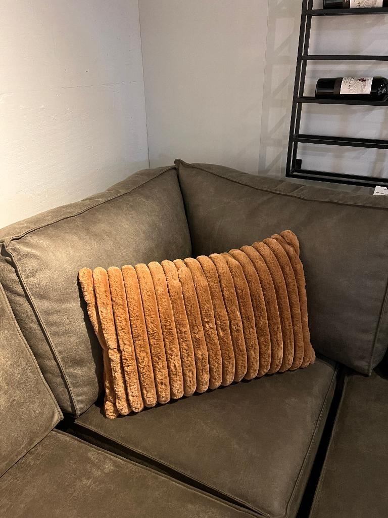 kussen, Huis en Inrichting, Woonaccessoires | Kussens, Ophalen, Zo goed als nieuw, Oranje, Vierkant