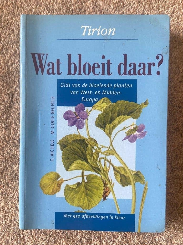 Wat bloeit daar? Plantengids, Boeken, Encyclopedieën, Ophalen of Verzenden, Gelezen, Bloemen en Planten