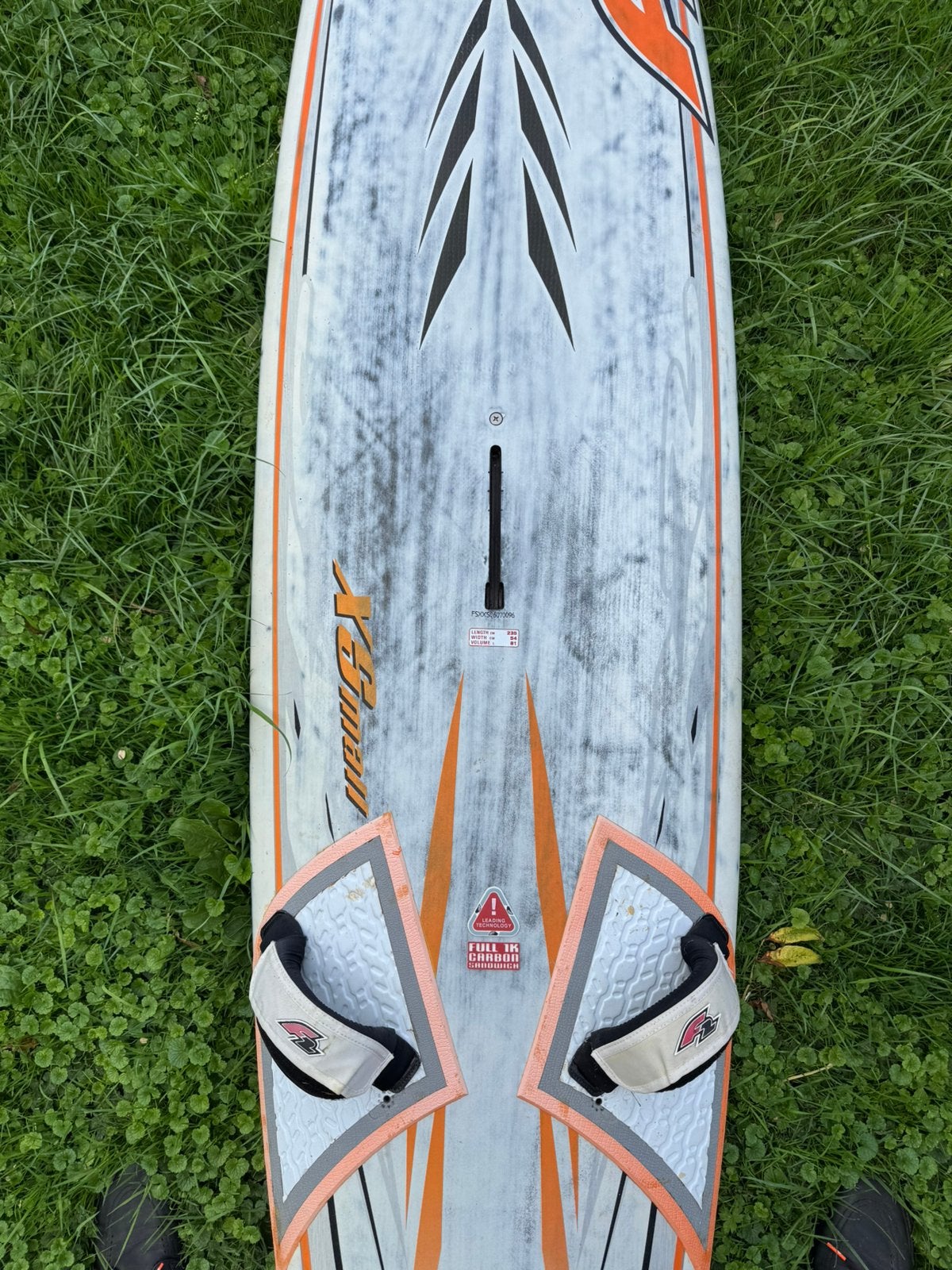 F2 80 liter slalom board, Watersport en Boten, Ophalen, Zo goed als nieuw, Plank