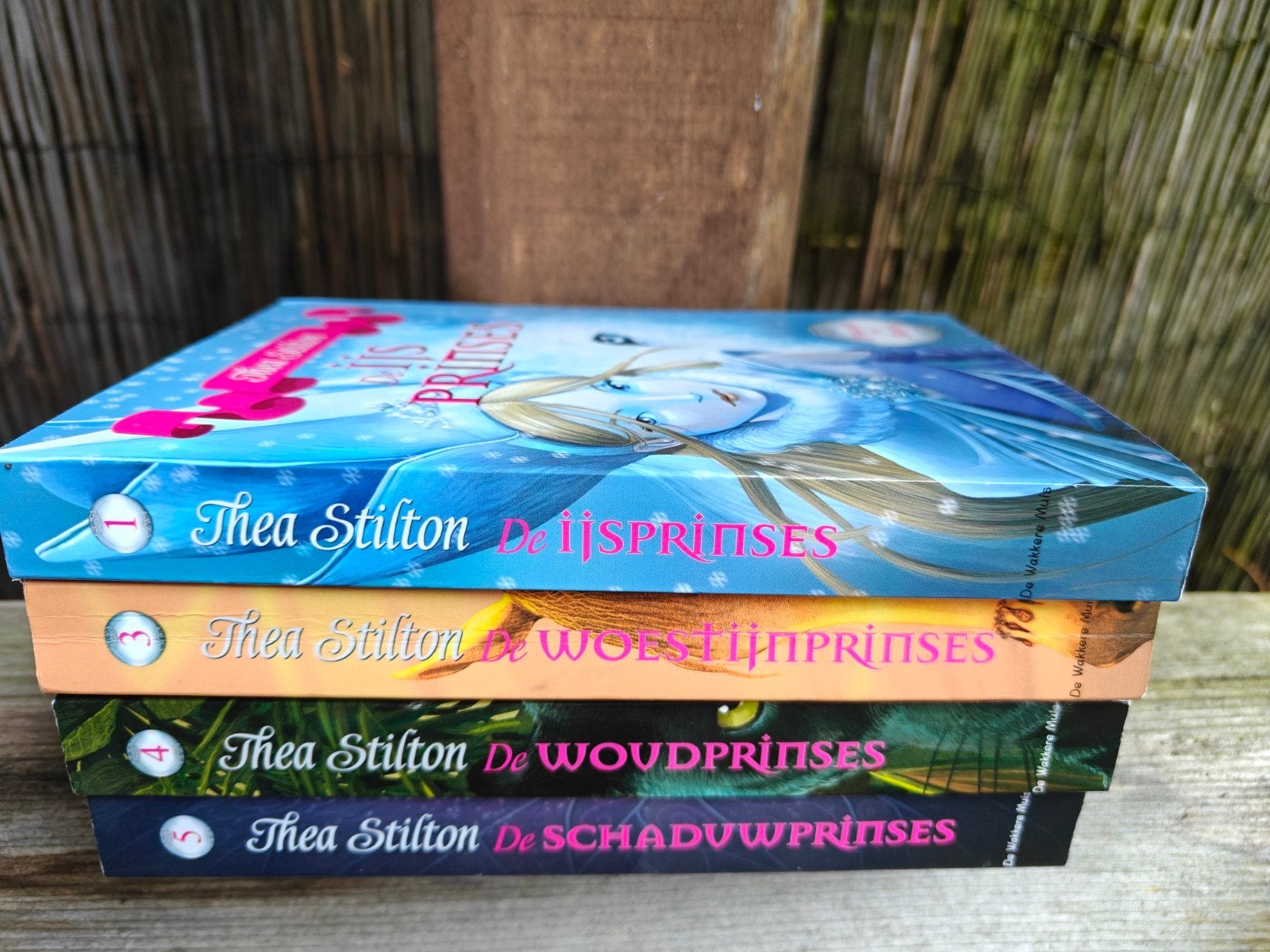 4 Boeken van de serie: De prinsessen van Fantasia., Ophalen of Verzenden, Gelezen, Fictie algemeen