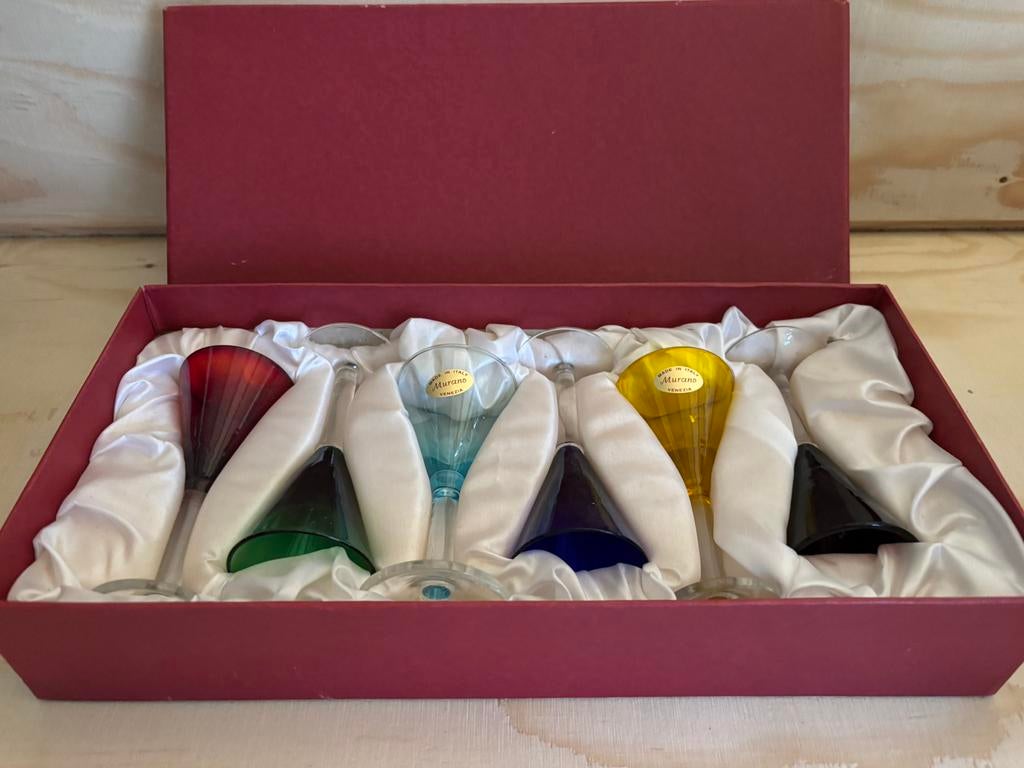 set van zes handgemaakte *Murano* glazen uit Italië, Antiek en Kunst, Antiek | Glas en Kristal, Ophalen