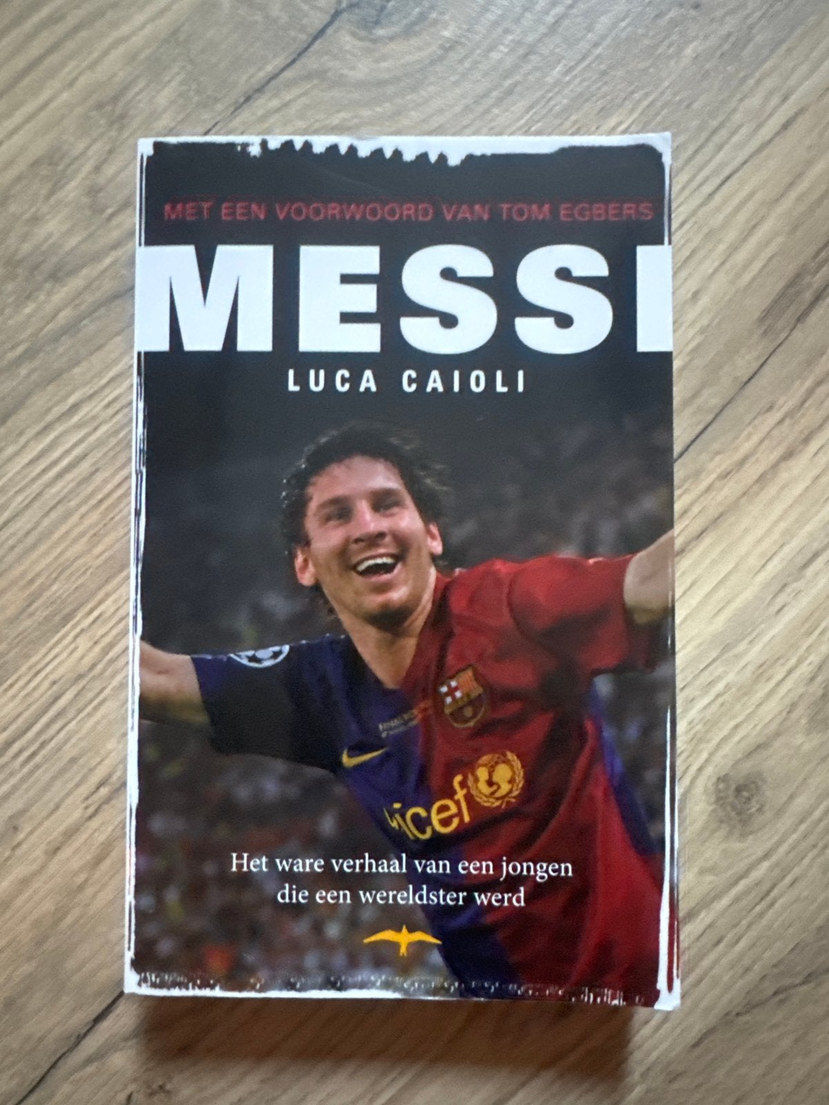 Boek: Messi - Het ware verhaal van een jongen die een wereld, Ophalen of Verzenden, Zo goed als nieuw, Balsport