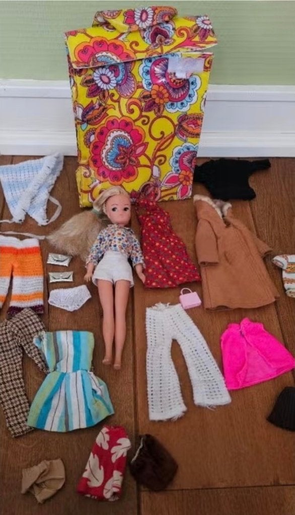 Cindy barbie/ mattel jas/ kleding- vintage, Verzamelen, Ophalen, Zo goed als nieuw, Fashion Doll