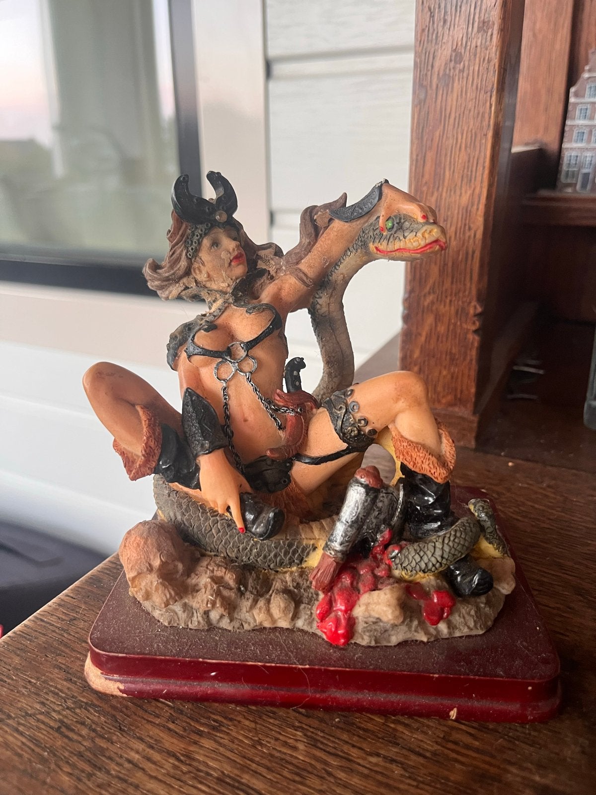 Fantasy Beeld: Vrouw met Draak/Slang - Gedetailleerd, Antiek en Kunst, Minder dan 20 cm, Verzenden, Beeld, Composieten