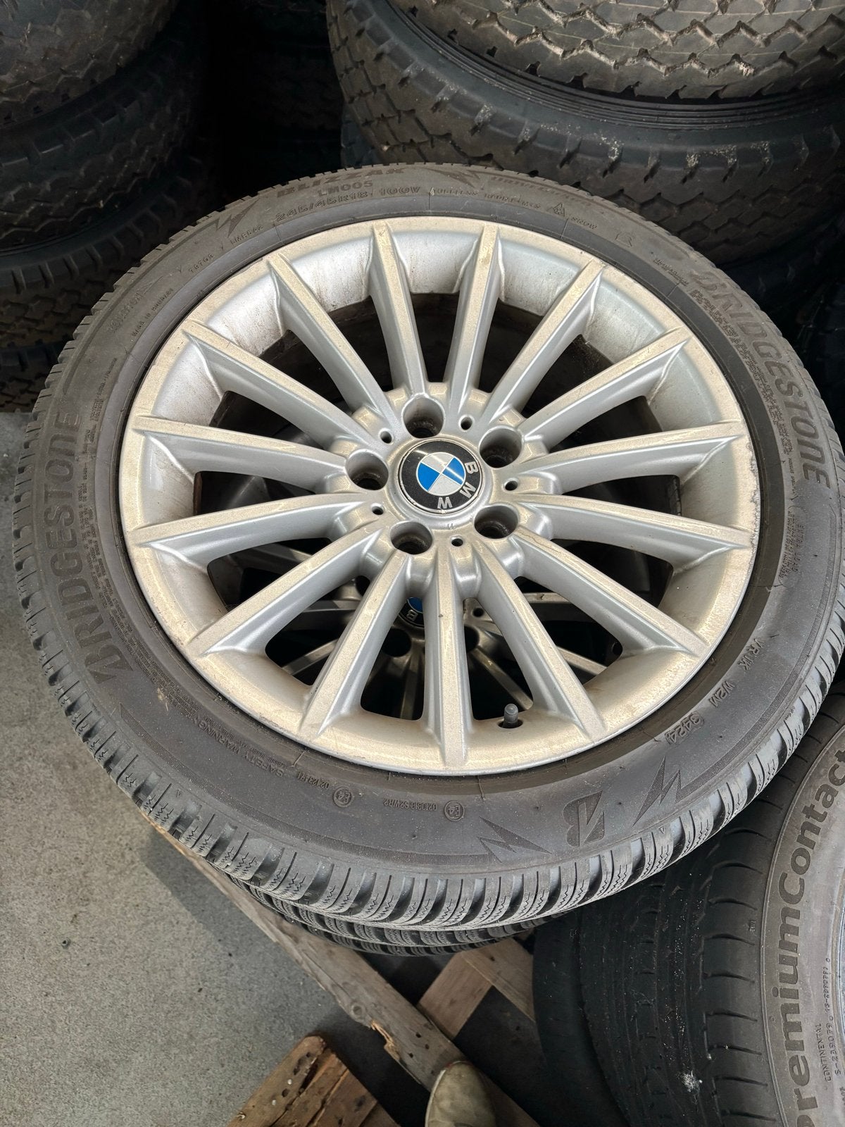 BMW 18 inch winterbanden met velgen - Bridgestone Blizzak, Auto-onderdelen, Banden en Velgen, Ophalen, 18 inch, Banden en Velgen