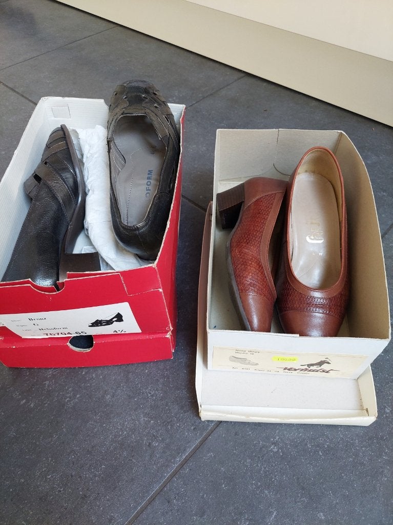 2 paar schoenen maat 38 Helioform Sandalen Pumps, Schoenen met lage hakken, Bruin, Ophalen of Verzenden, Zo goed als nieuw