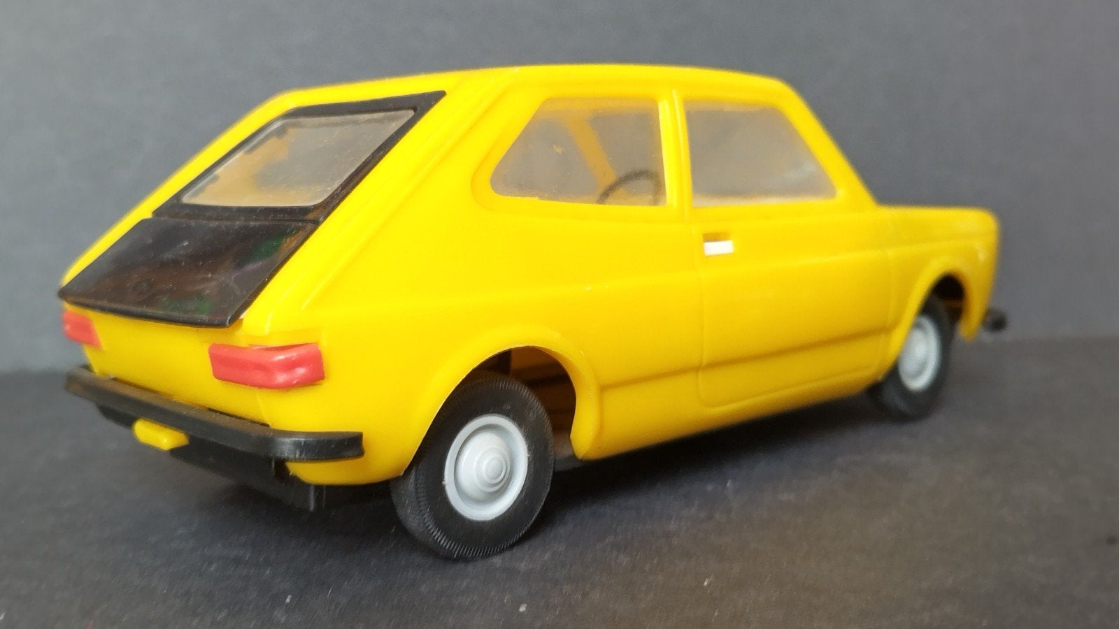 Fiat 127 1:20 Piko Anker DDR Pol, Auto, Verzenden, Ddr, Zo goed als nieuw