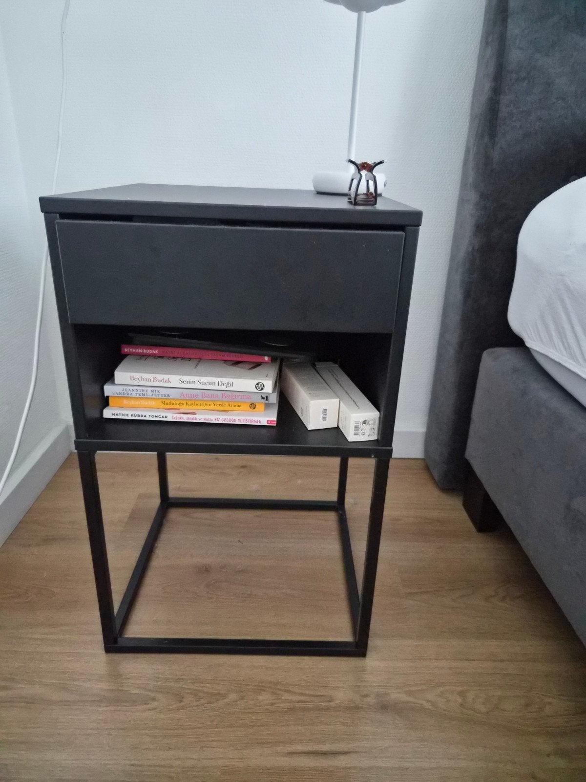 IKEA nachtkastjes  zo goed als nieuw (2 stuks beschikbaar), Ophalen, Gebruikt, Minder dan 45 cm, Metaal of Aluminium