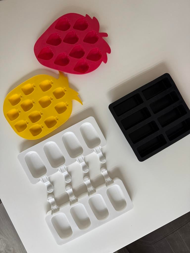 Siliconen ijsvormpjes - diverse vormen, Ophalen of Verzenden, Zo goed als nieuw, Taarten of Cupcakes, Bakvorm