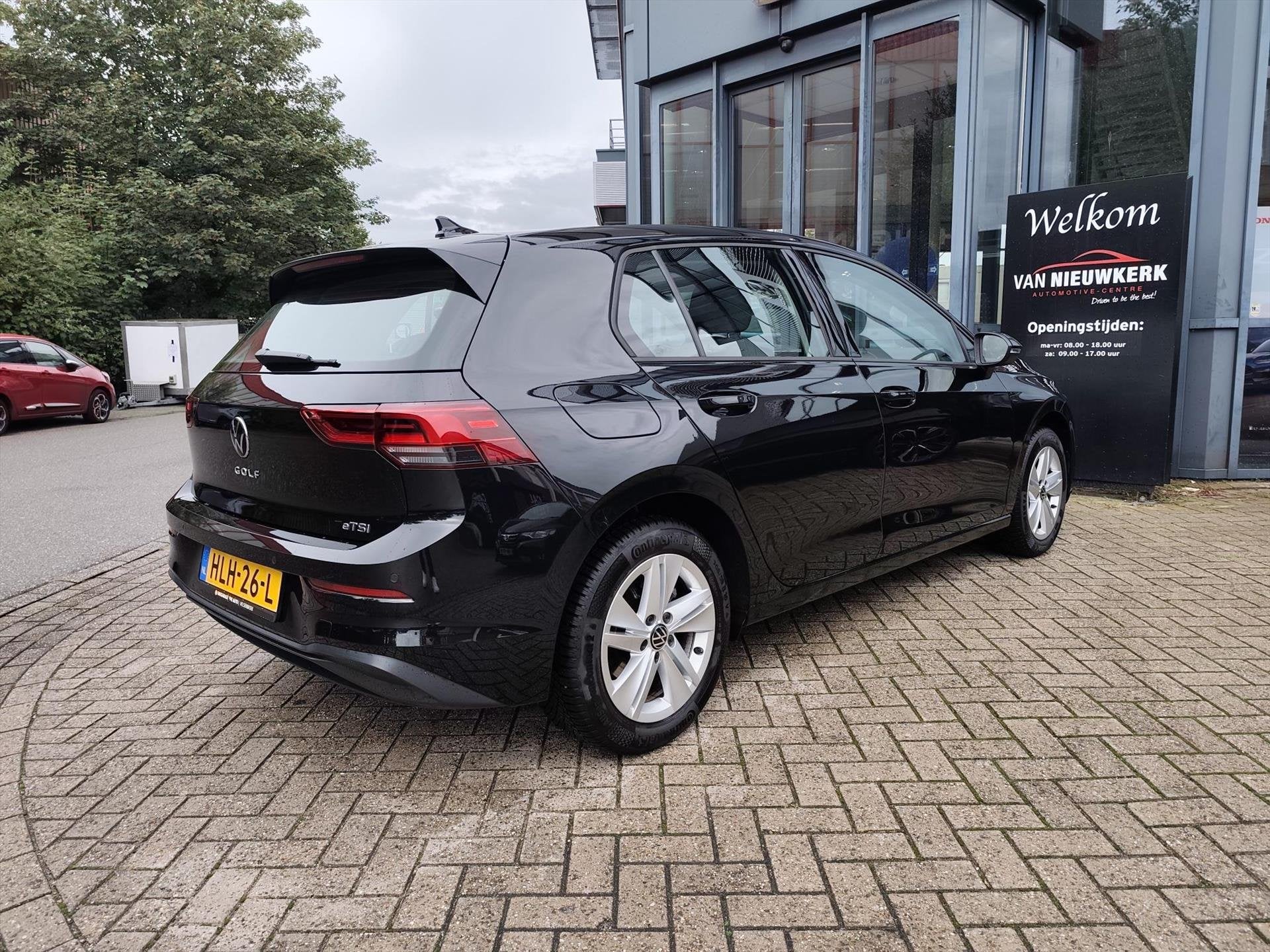 VOLKSWAGEN Golf 1.5 eTSI 130pk 7-DSG Life Business | Navi (a, Auto's, Automaat, Stof, 4 cilinders, Zwart