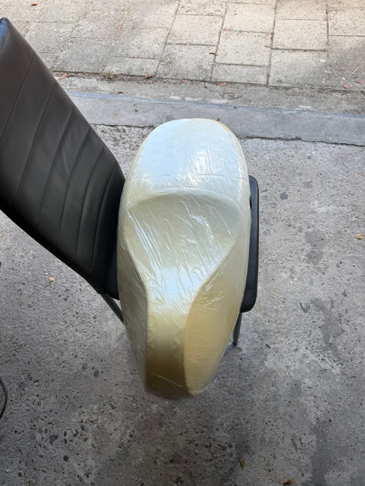 zadel vespa sprint, Fietsen en Brommers, Ophalen of Verzenden