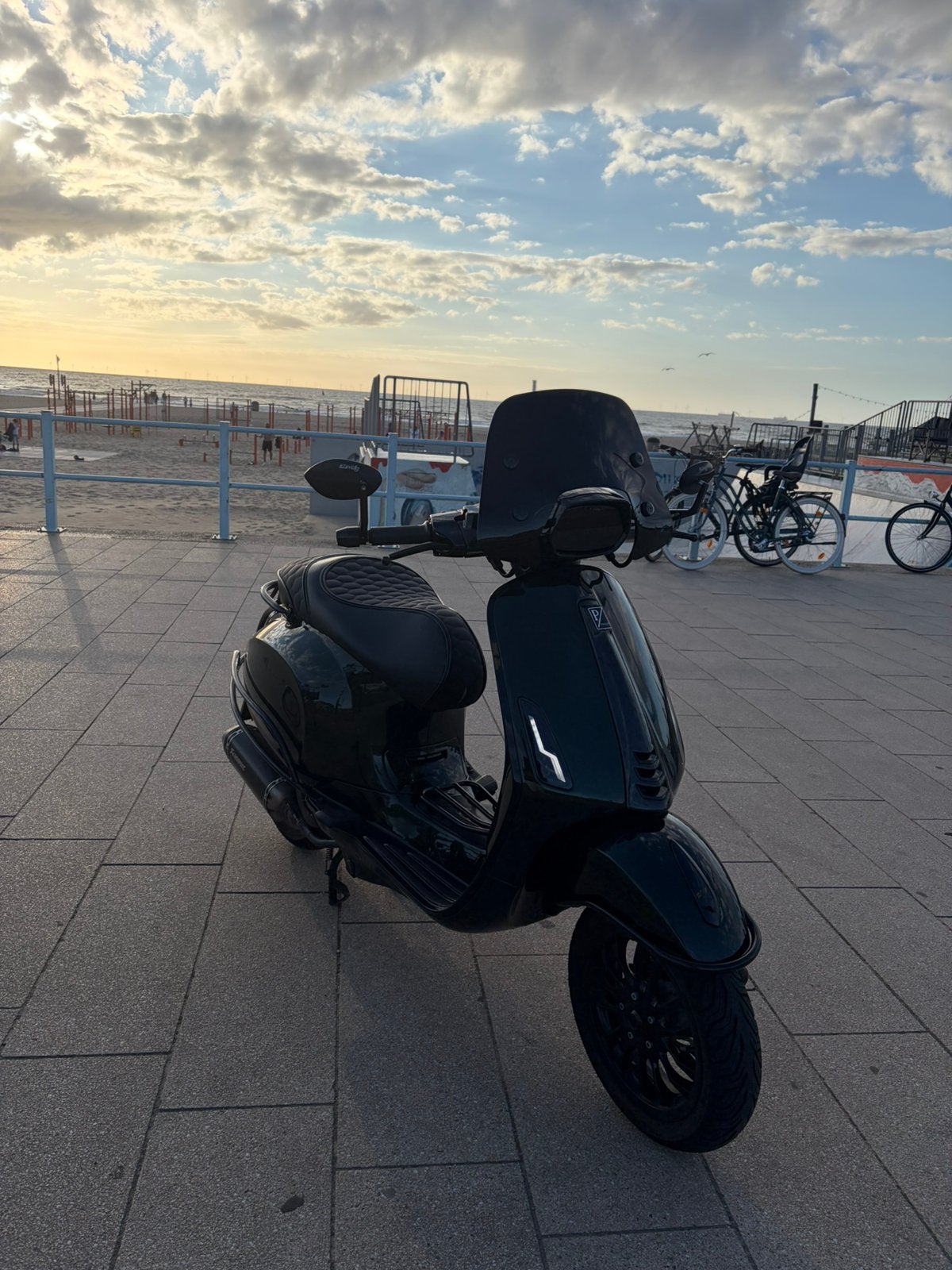 Unieke Vespa Sprint 125 Custom | BMW X4 Green | FULL OPTION, Overige modellen, Maximaal 45 km/u, Zo goed als nieuw, Benzine