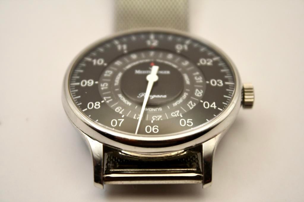 MeisterSinger Pangaea Day Date PDD907, Sieraden, Tassen en Uiterlijk, Horloges | Dames, Zo goed als nieuw, Polshorloge, Overige merken