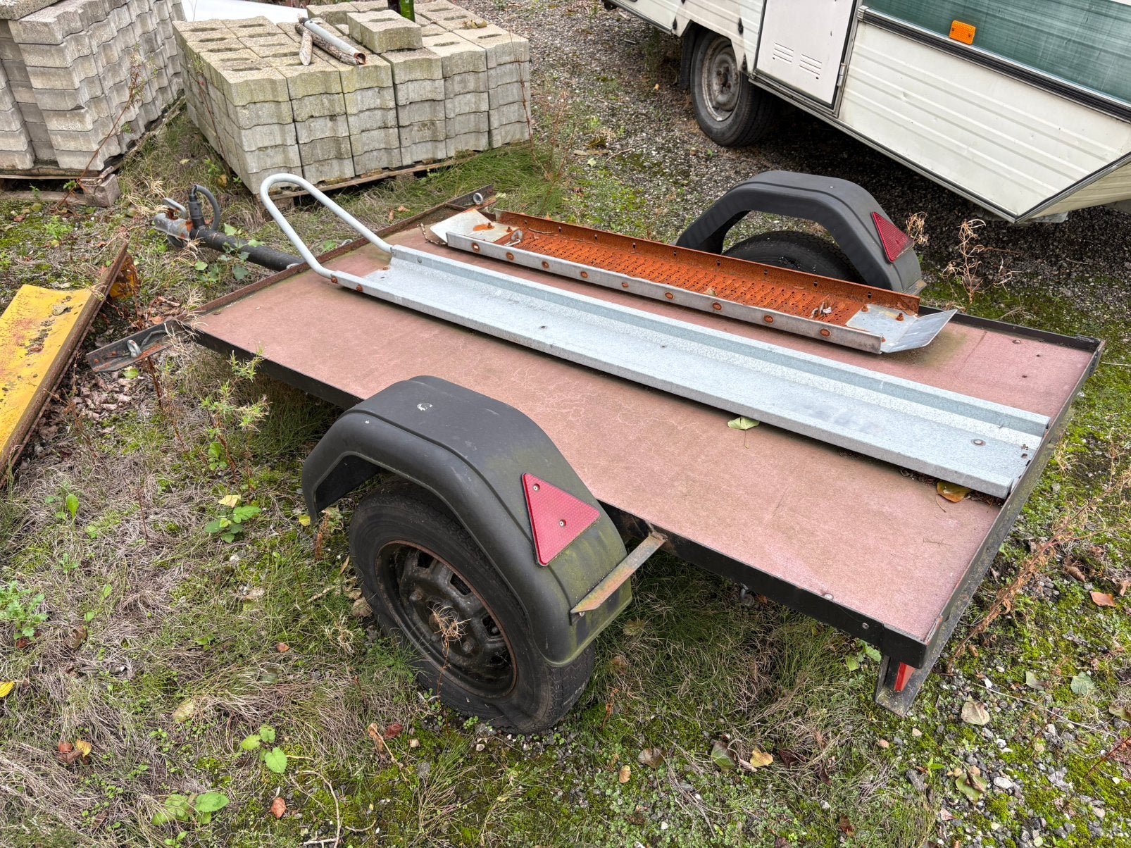 Motoraanhanger+bijbehorende onderdelen., Ophalen of Verzenden, Gebruikt