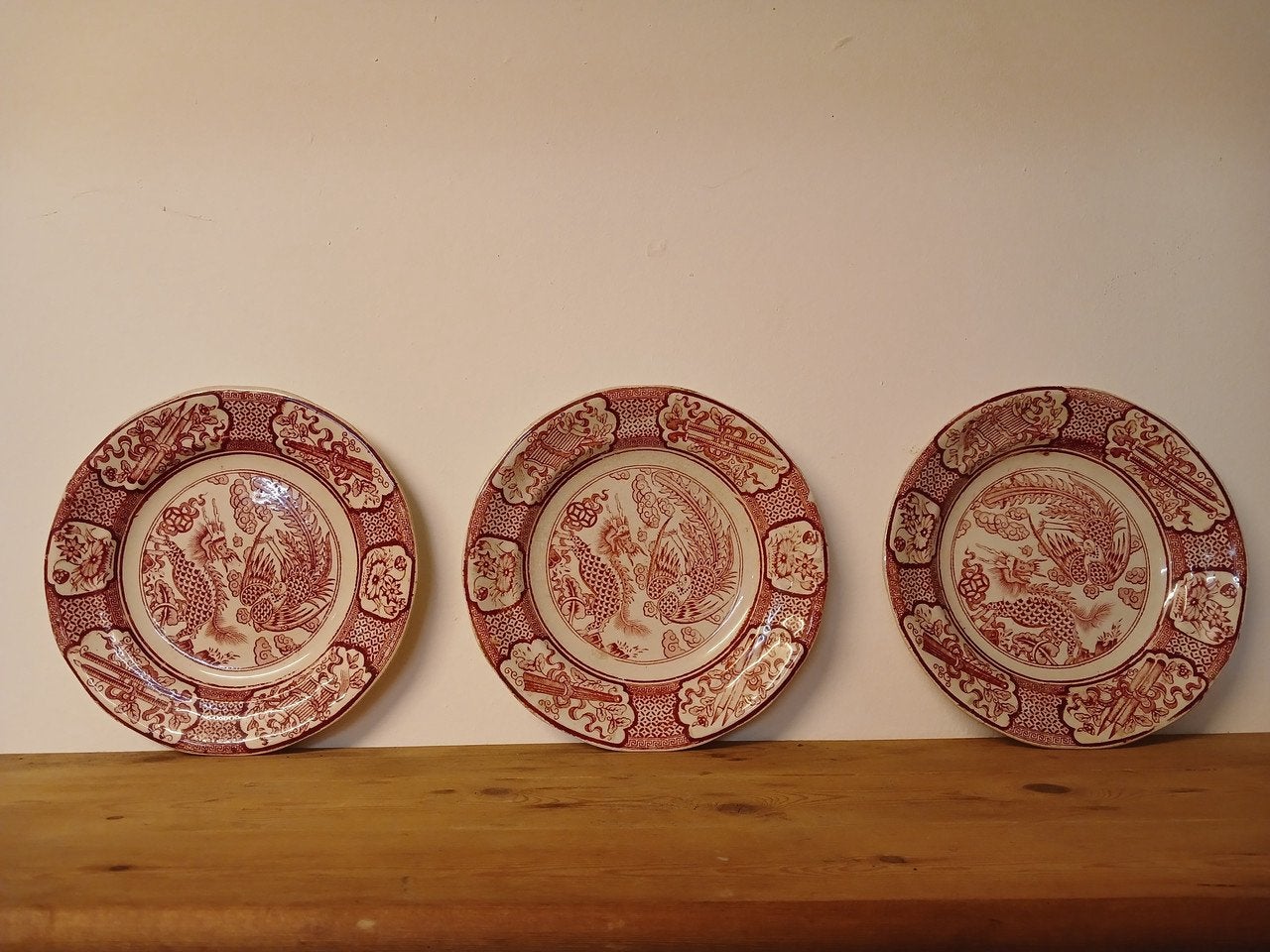 Set van drie antieke borden, Ophalen