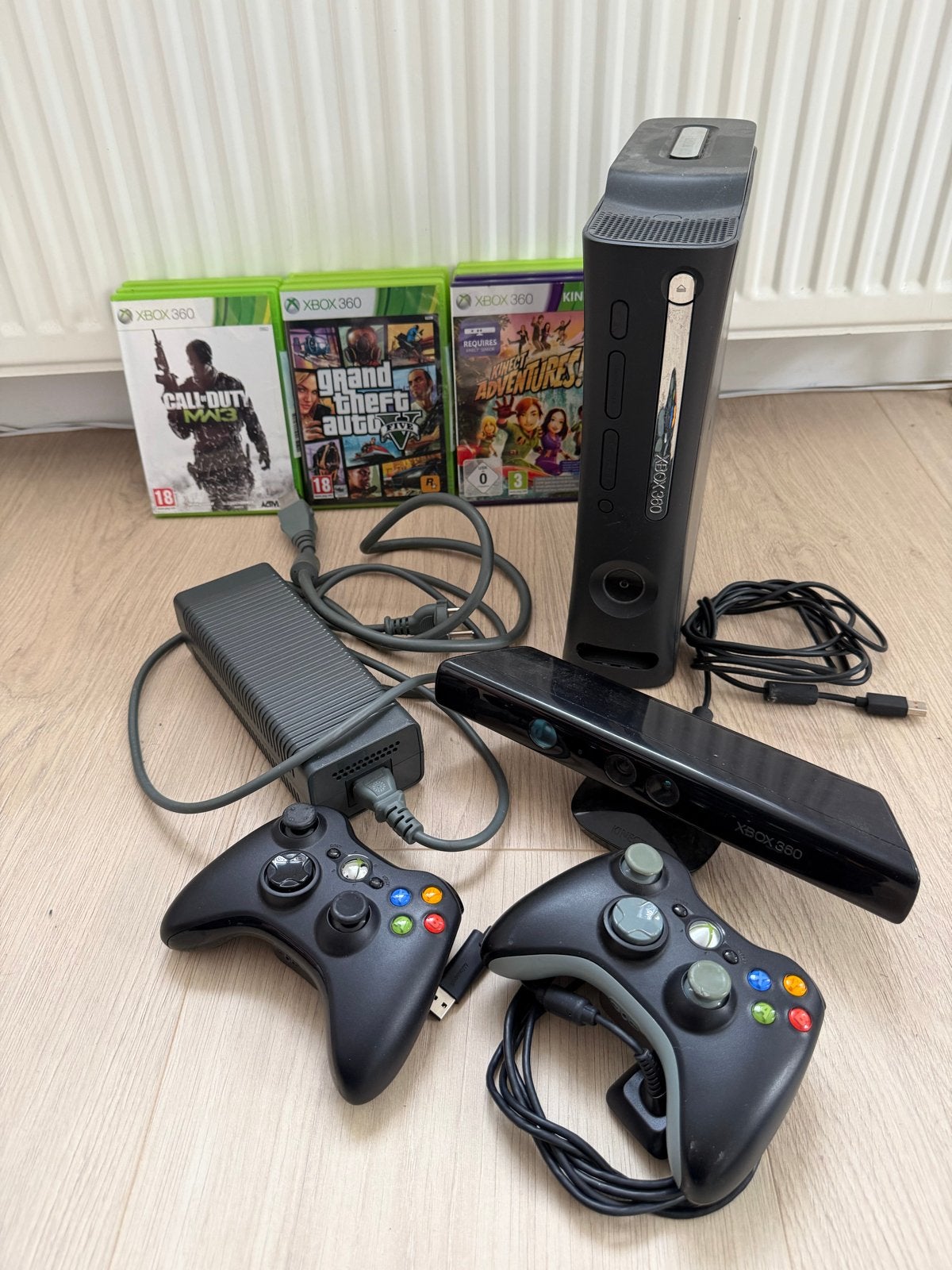 Xbox 360 console met Kinect en diverse games, Spelcomputers en Games, Games | Xbox 360, Ophalen, Gebruikt, Vanaf 18 jaar, Overige genres