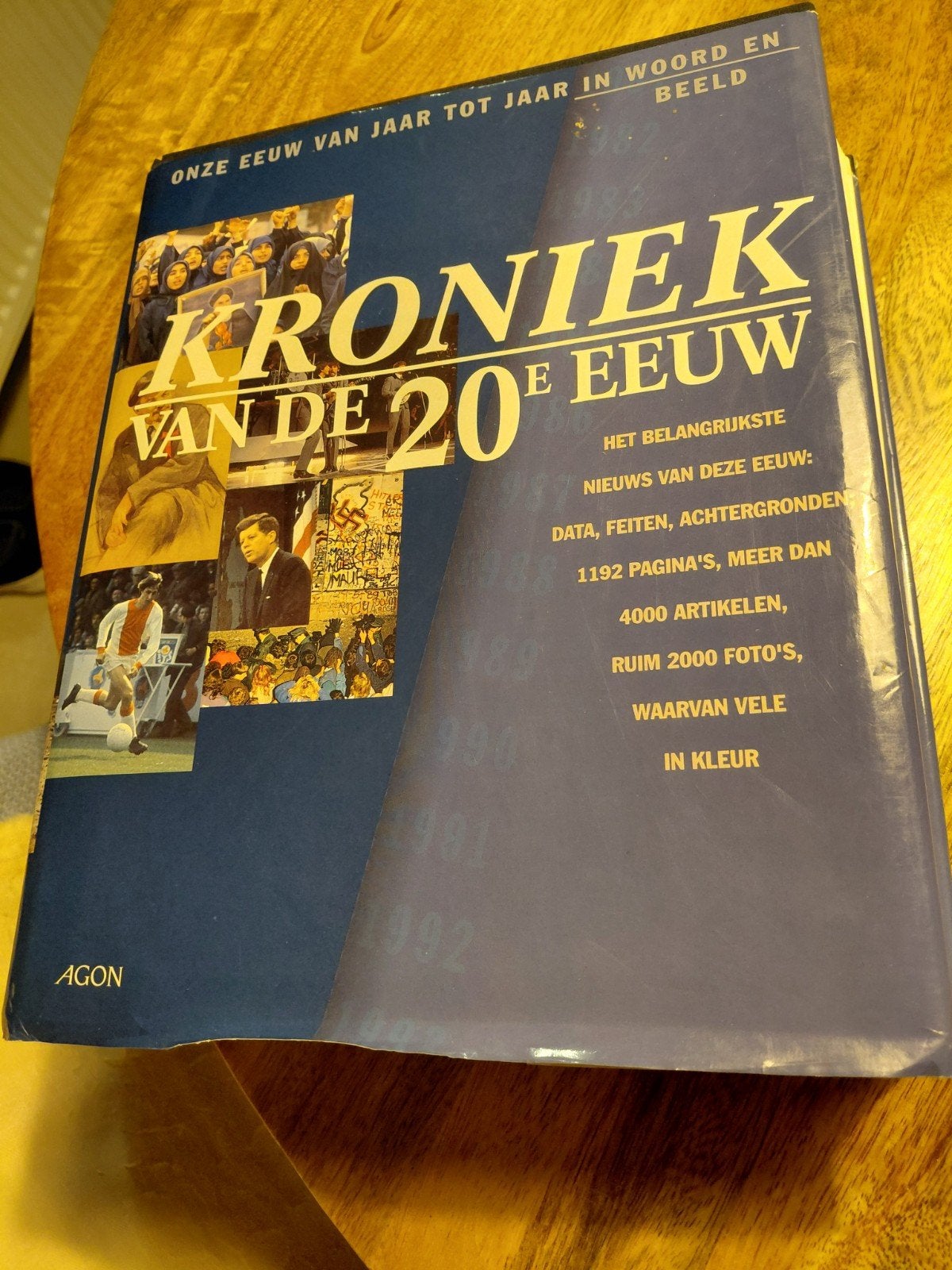 Kroniek van de 20e Eeuw - Een Compleet Overzicht, Ophalen, 20e eeuw of later, Gelezen