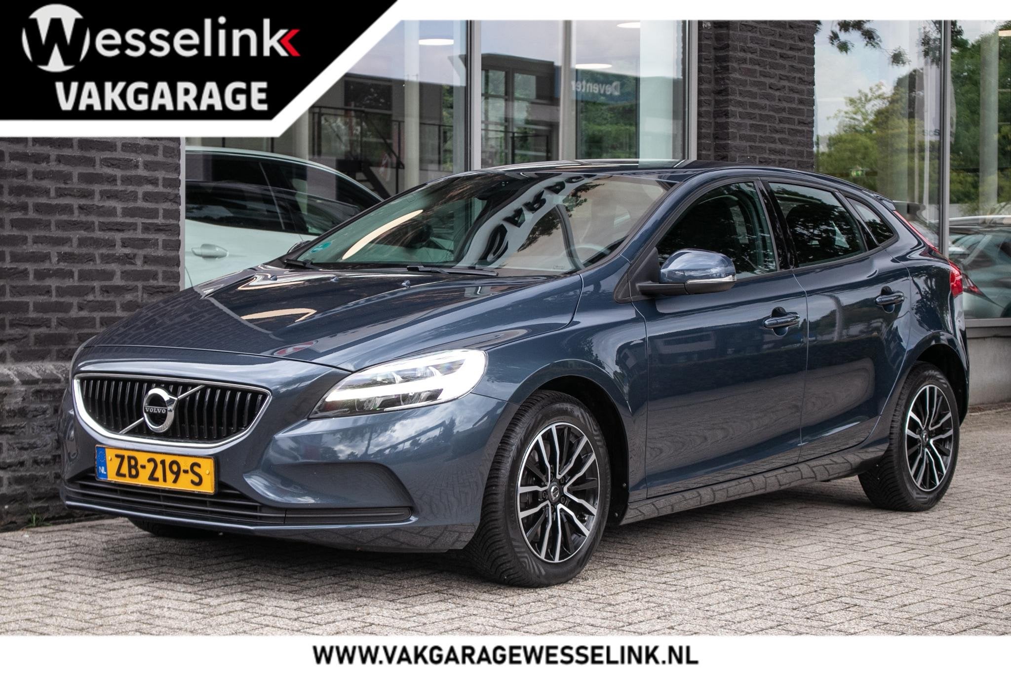 Volvo V40 1.5 T2 Polar+ | Goed onderhouden | Trekhaak | All, Euro 6, 700 kg, Blauw, Leder en Stof