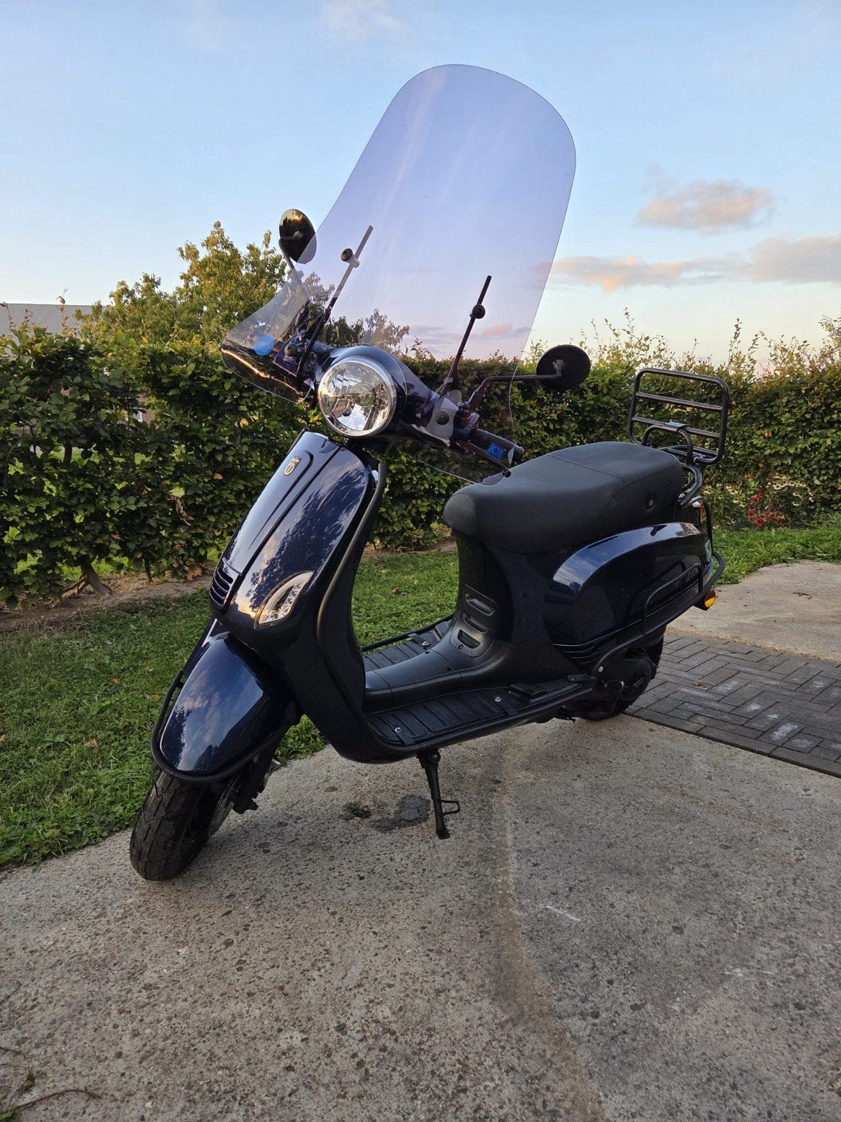 te koop donkerblauwe hoogglans Riva BTC scooter, Gebruikt, Benzine, Ophalen, Overige merken