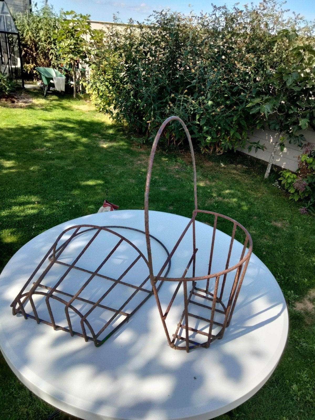 twee identieke draadstaal wandmanden, Ophalen, Gebruikt, Minder dan 30 cm, Minder dan 60 cm
