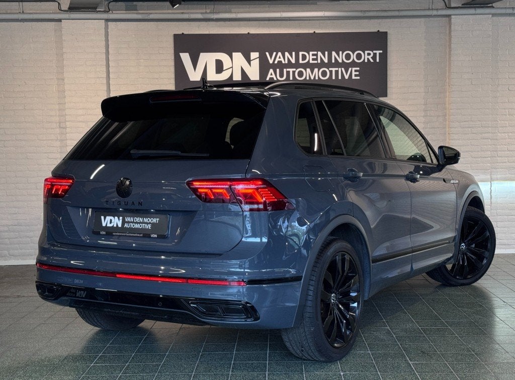Volkswagen TIGUAN 1.5 TSI R-Line Business Black Style Pano I, Automaat, 4 cilinders, 14 km/l, SUV of Terreinwagen
