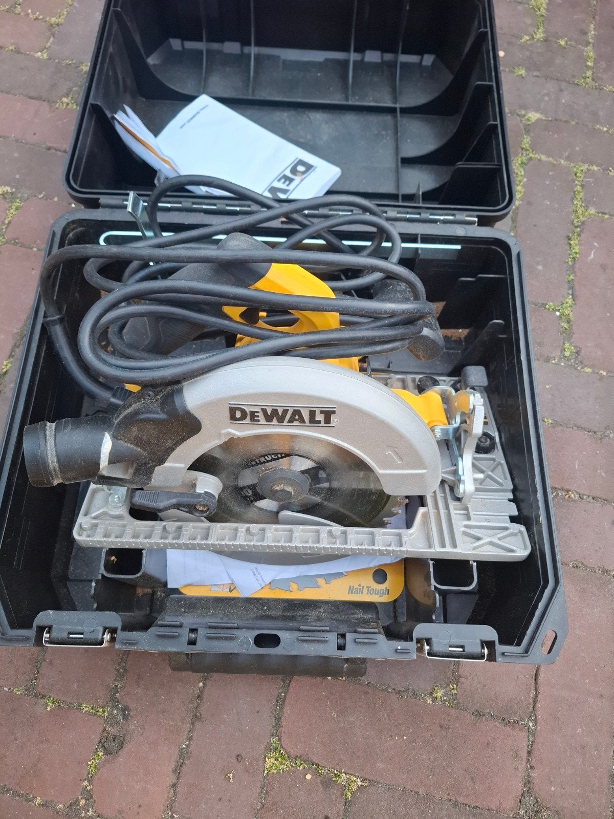 DeWalt Cirkelzaag met Geleiderail DWE575K, Doe-het-zelf en Verbouw, Gereedschap | Zaagmachines, Ophalen, Cirkelzaag, DeWalt, 70 mm of meer