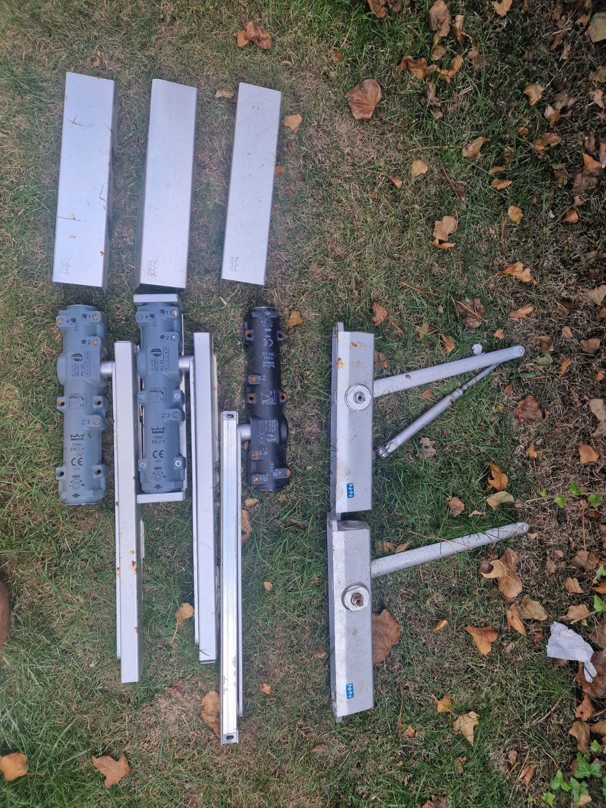 5 Deurdrangers: 2x NHN Daihatsu Japan NR80, 3x Dorma TS93, Doe-het-zelf en Verbouw, Deuren en Horren, Ophalen, Gebruikt, Overige typen
