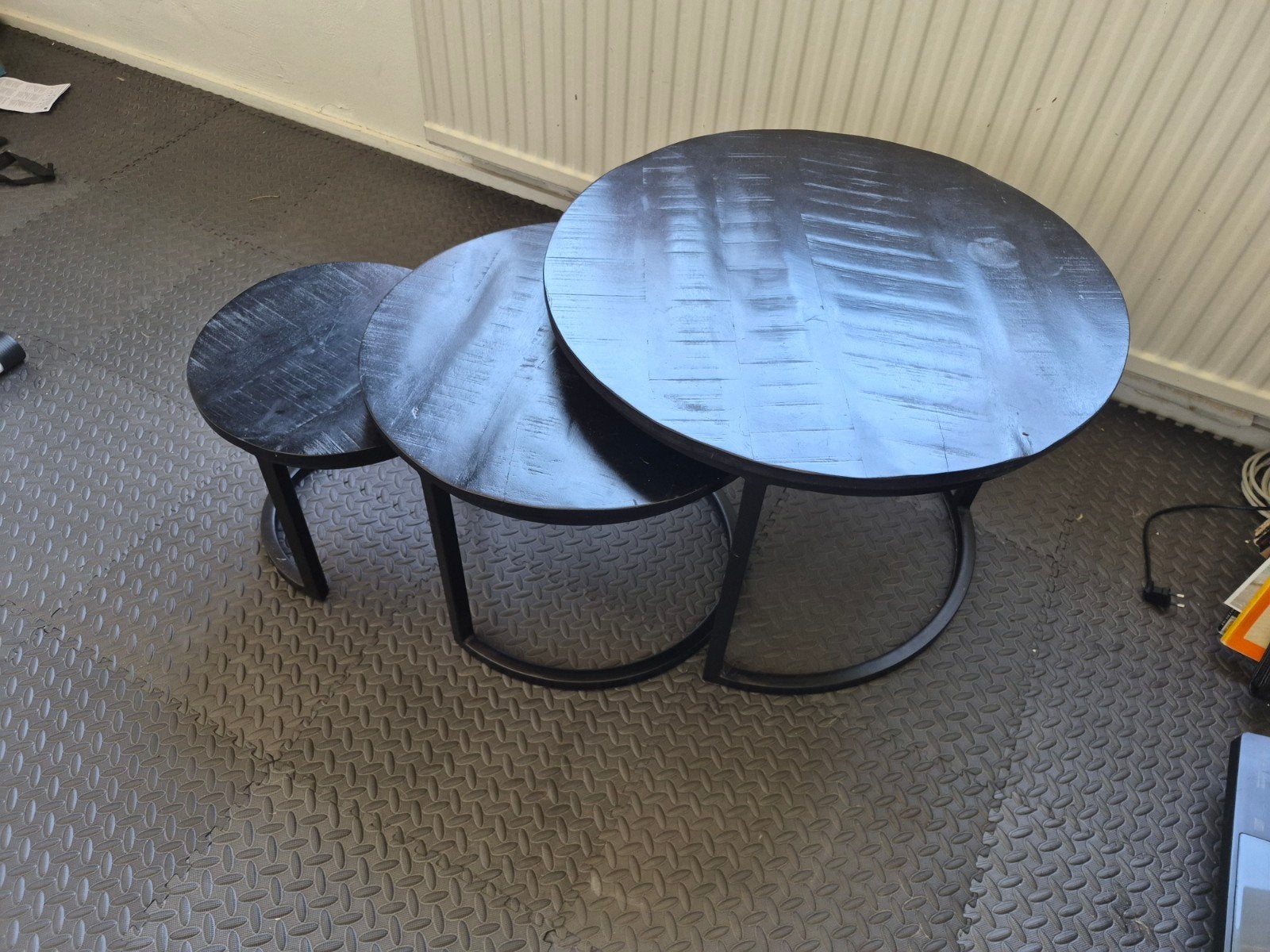 Set van 3 ronde bijzettafels - Zwart hout en metaal, Ophalen, Minder dan 45 cm, Gebruikt, Rond