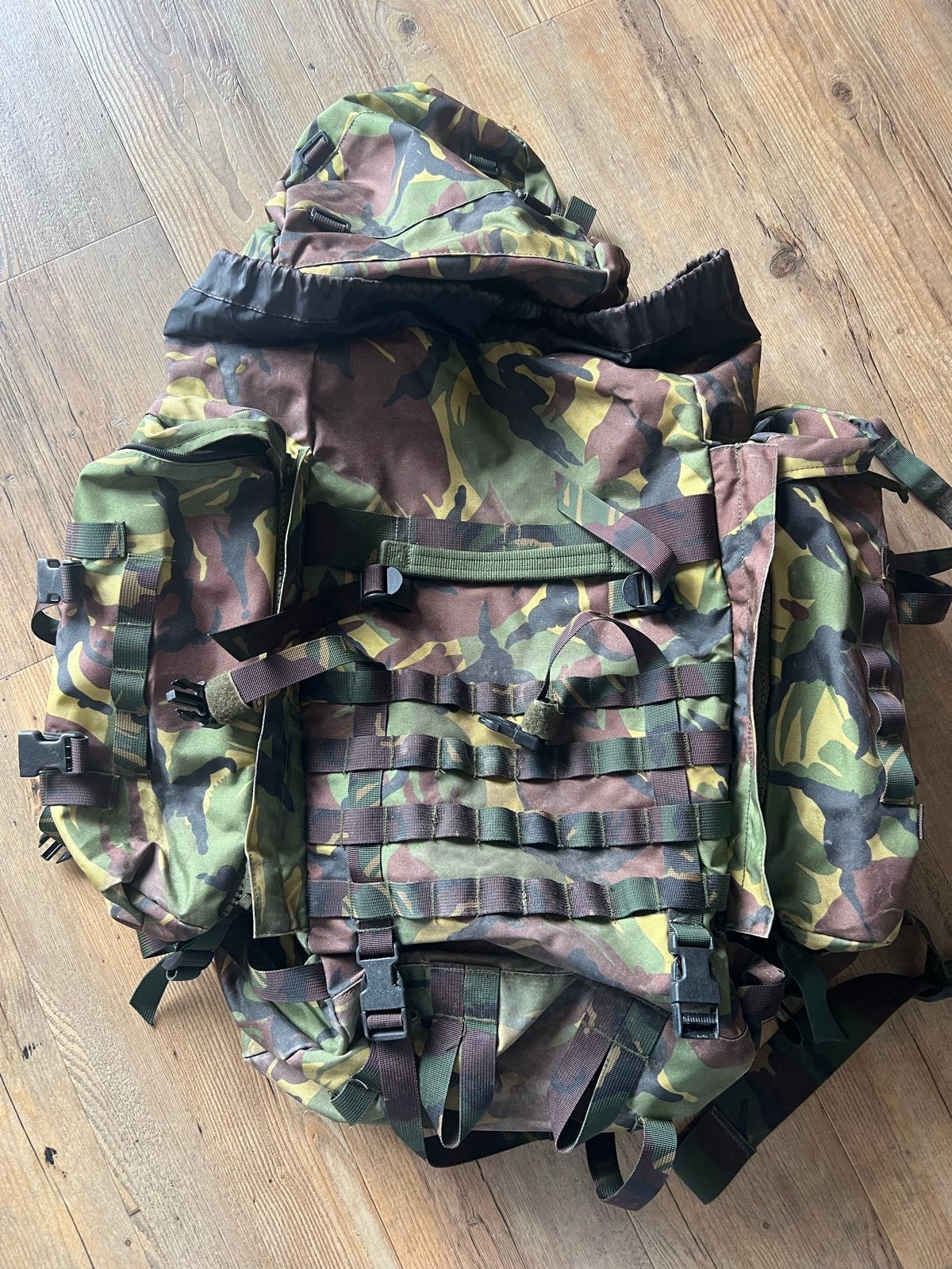 Middelgrote rugzak van defensie Woodland, Overige merken, 40 cm of meer, Gebruikt, Ophalen of Verzenden