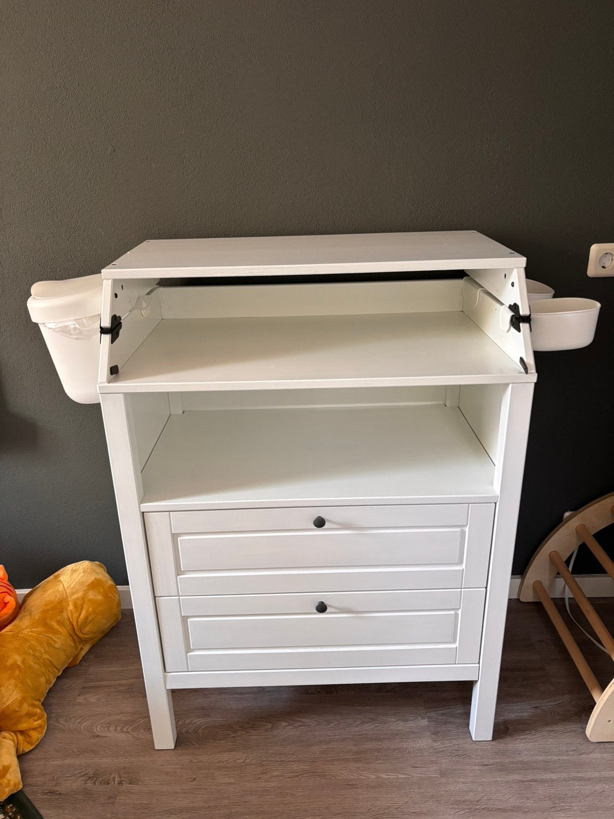 Prachtige witte Ikea Sundvik commode, Kinderen en Baby's, Kinderkamer | Commodes en Kasten, 50 tot 70 cm, Ophalen of Verzenden