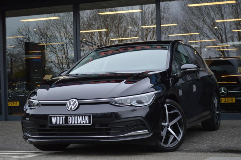 Volkswagen Golf 1.5 TSI 150 pk Style Led Panorama Memory Vir, Auto's, Voorwielaandrijving, 4 cilinders, 150 pk, Zwart