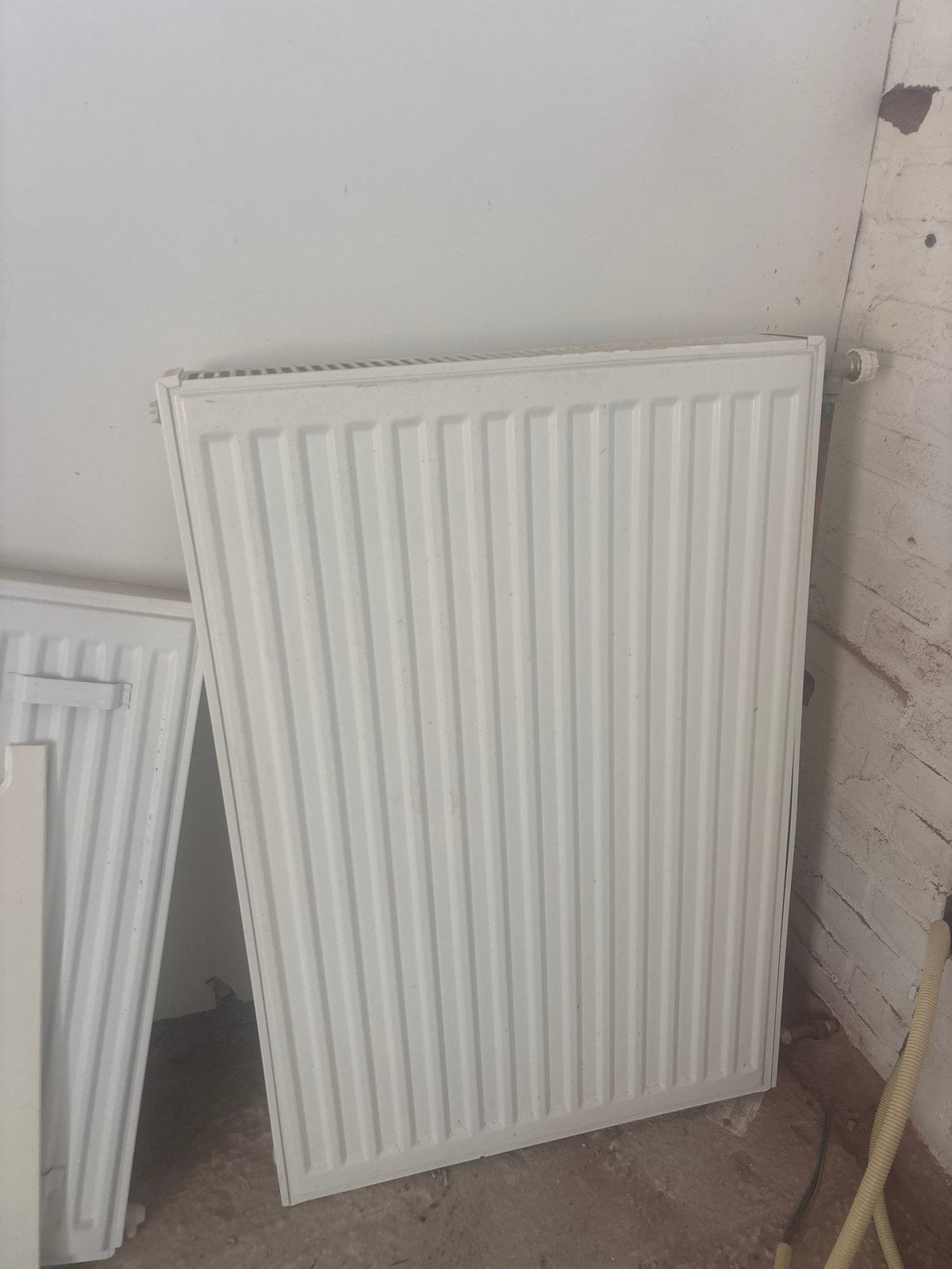 Radiator wegens verbouwing overbodig, Ophalen, Gebruikt, Radiator, 60 tot 150 cm