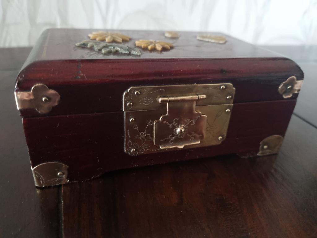 Oud Chinees Rozenhouten Sieradenkistje - Jade -, Ophalen of Verzenden