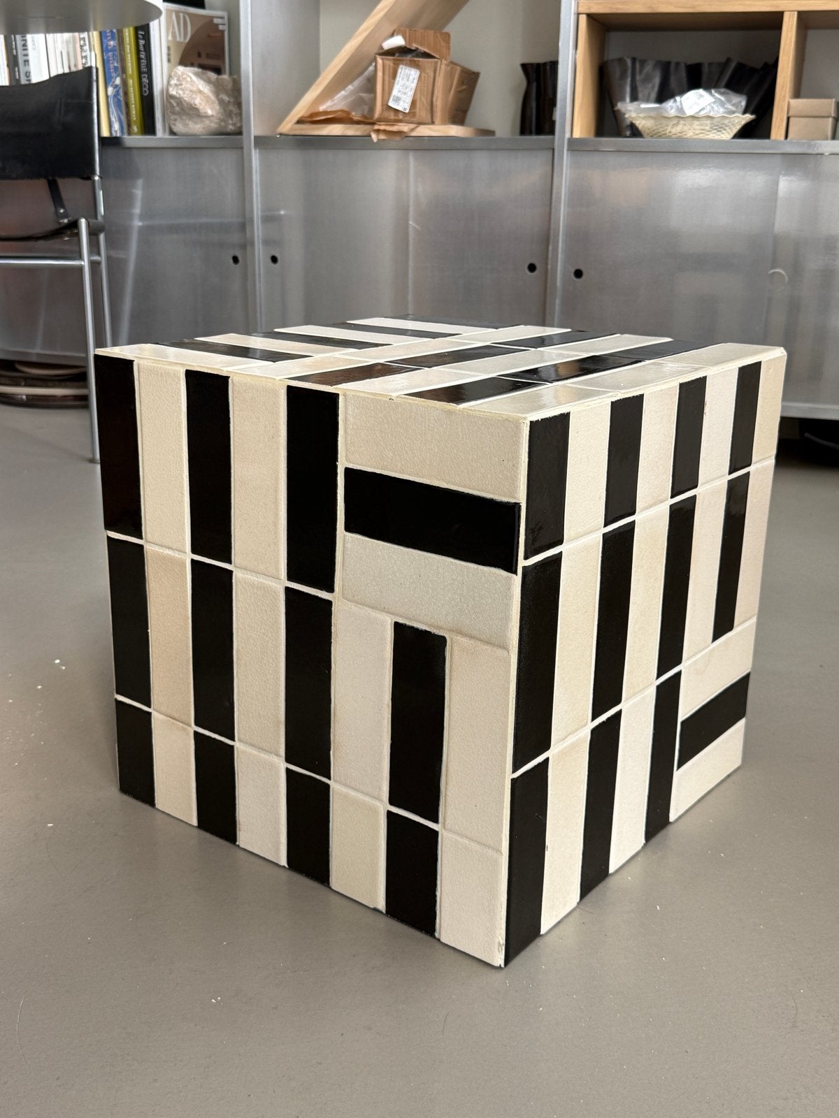 Betegelde Zwart-Wit Bijzettafel / Kubus - Nieuw, Ophalen, Minder dan 55 cm, Vierkant, Nieuw