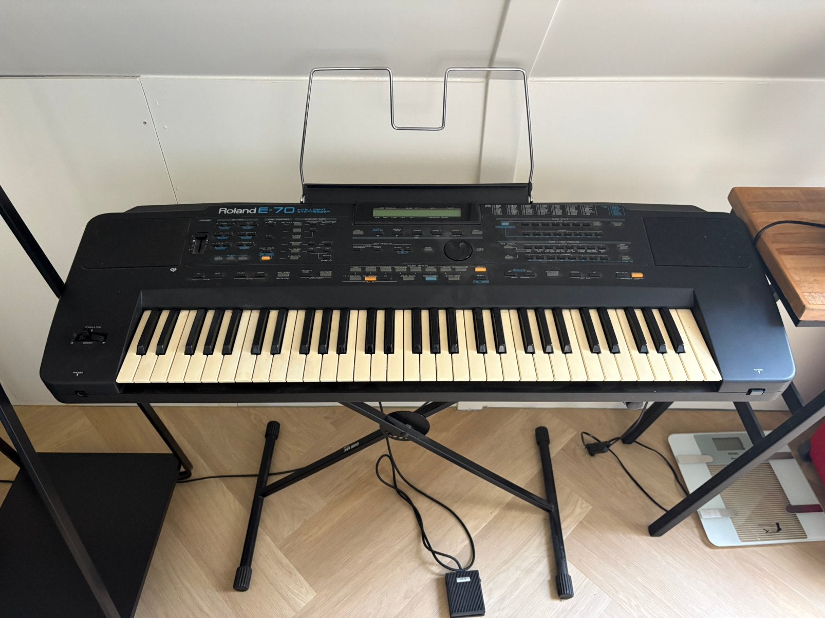 Roland E-70 Intelligent Synthesizer, Muziek en Instrumenten, Keyboards, Ophalen, Gebruikt, 61 toetsen, Roland