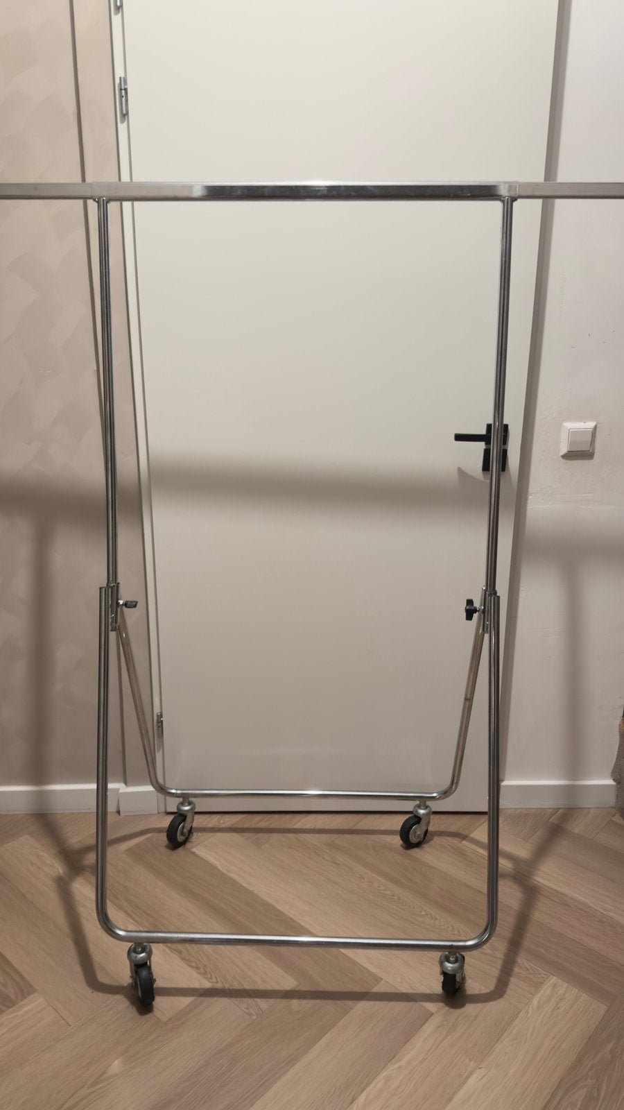 Stevig kleding rek, Ophalen, Met wielen, Gebruikt