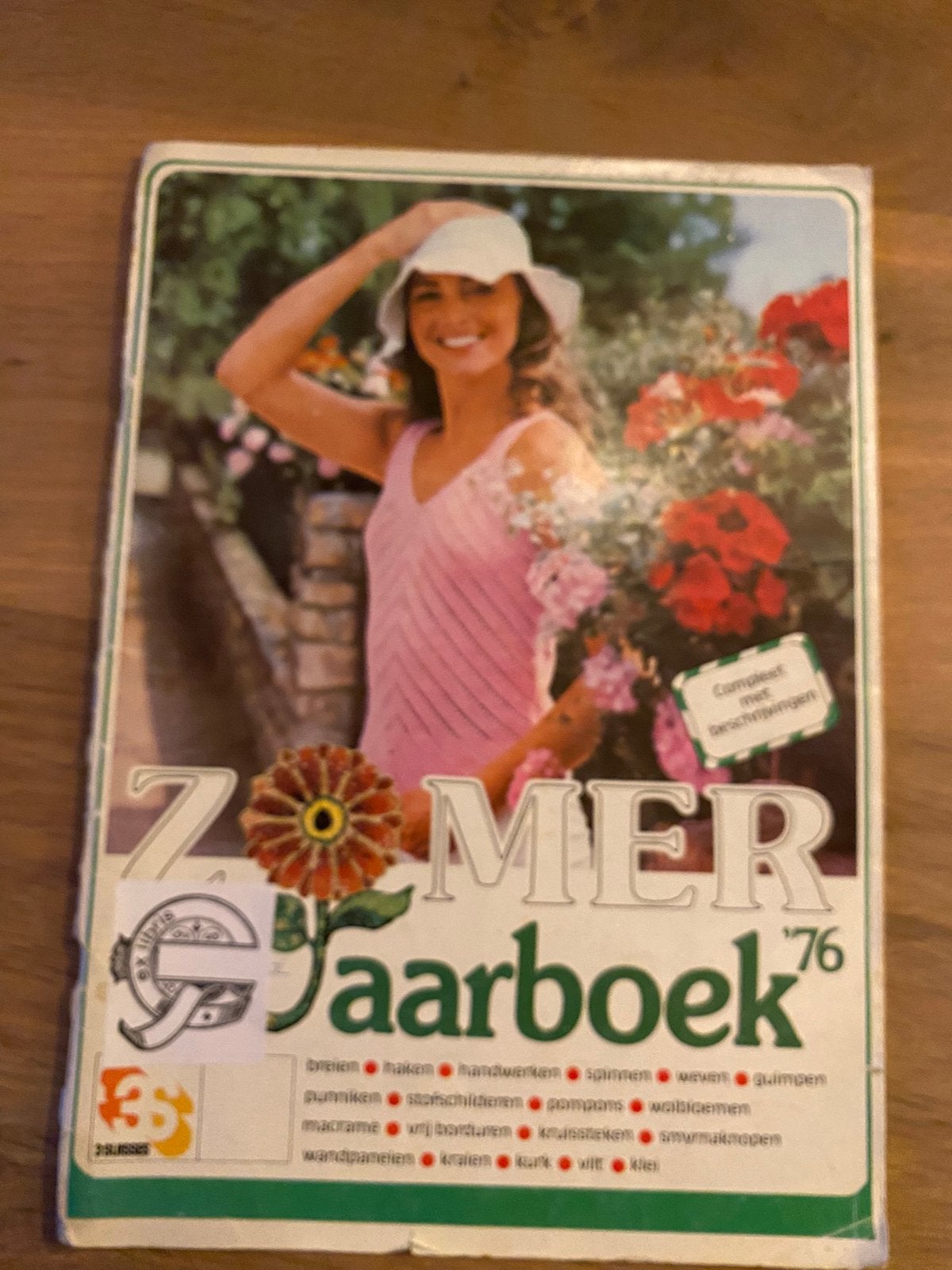 3 Suisses Zomer Jaarboek '76 - breien, haken, macramé, enz, Ophalen of Verzenden, Gelezen, Overige typen
