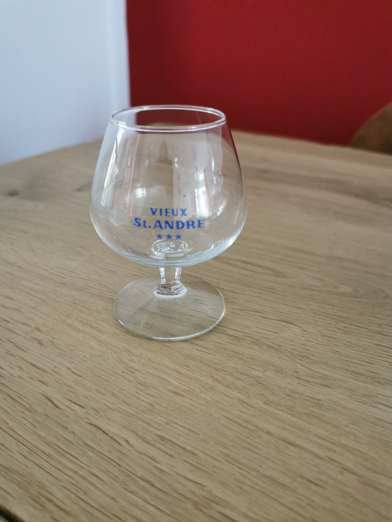St André vieux glas, Verzamelen, Glas en Borrelglaasjes, Ophalen of Verzenden, Zo goed als nieuw, Overige typen
