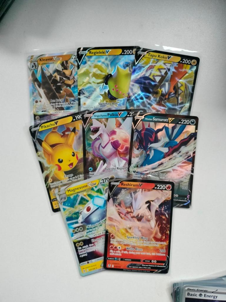 Pokémon bundle, Ophalen of Verzenden, Zo goed als nieuw, Meerdere kaarten, Foil