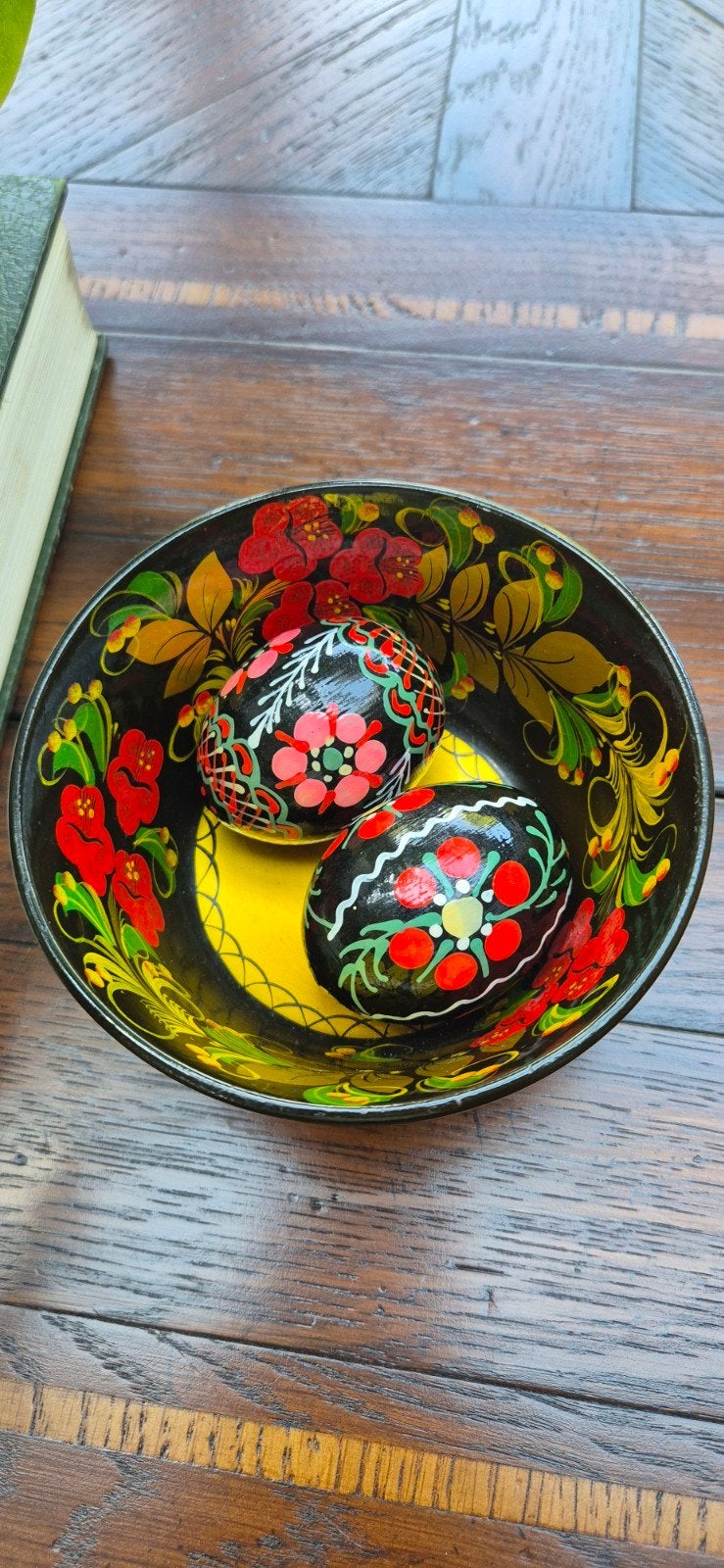 Handgeschilderd Khokhloma bakje met decoratieve eieren, Antiek en Kunst, Ophalen of Verzenden