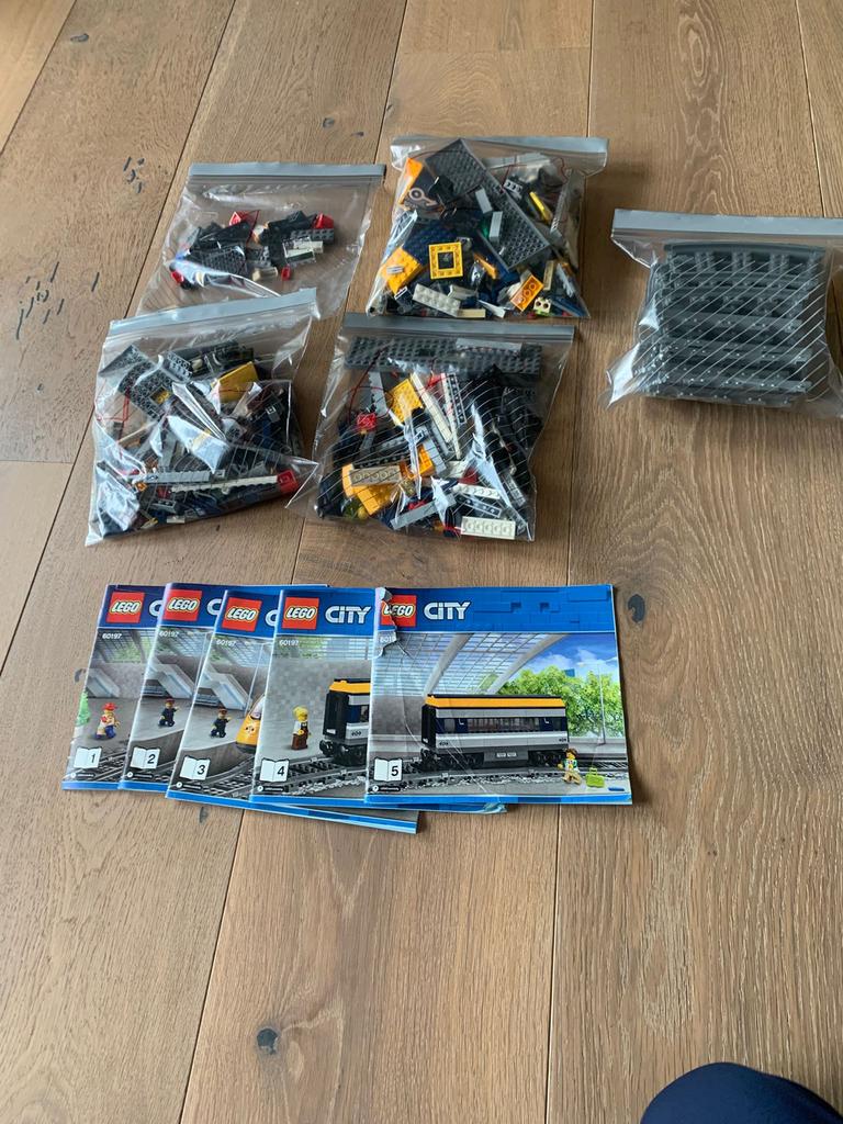 LEGO City Passagierstrein 60197 - Compleet met boekjes, Kinderen en Baby's, Speelgoed | Duplo en Lego, City, Lego, Ophalen of Verzenden