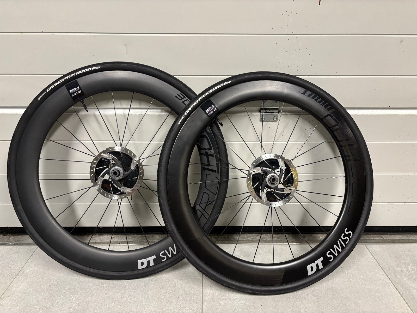 DT Swiss ARC 1400 Dicut 62mm Carbon Wielset, Zo goed als nieuw, Racefiets, Carbon, Ophalen