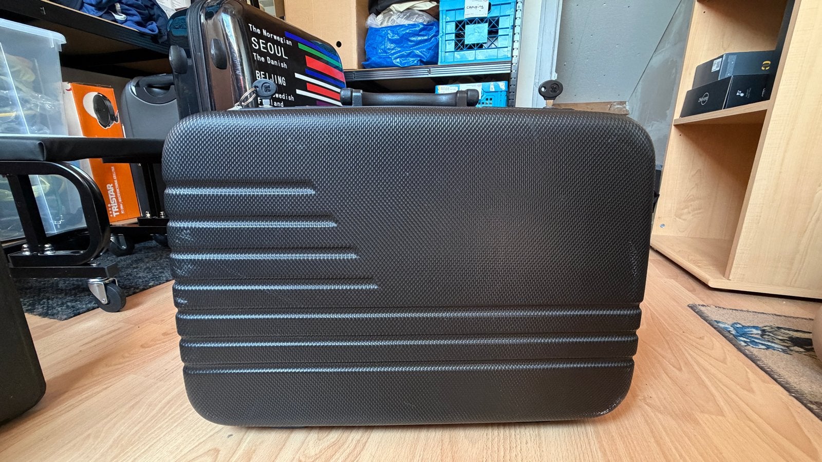 Zwarte koffer met cijferslot., Ophalen, 50 tot 60 cm, Hard kunststof, Slot