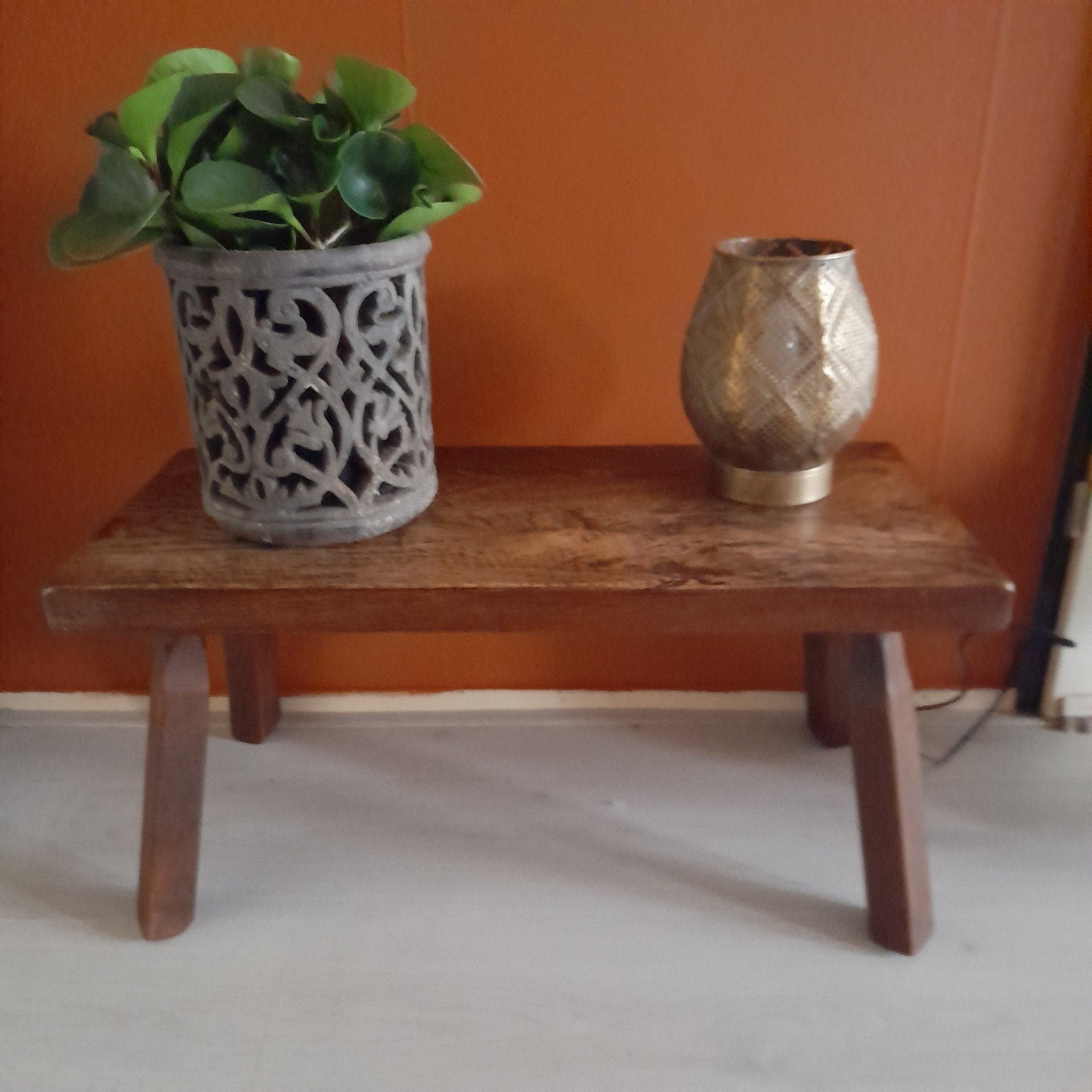 Bijzettafel  / sidetable / krukje, Ophalen, Rechthoekig, 75 cm of meer, 60 cm of meer