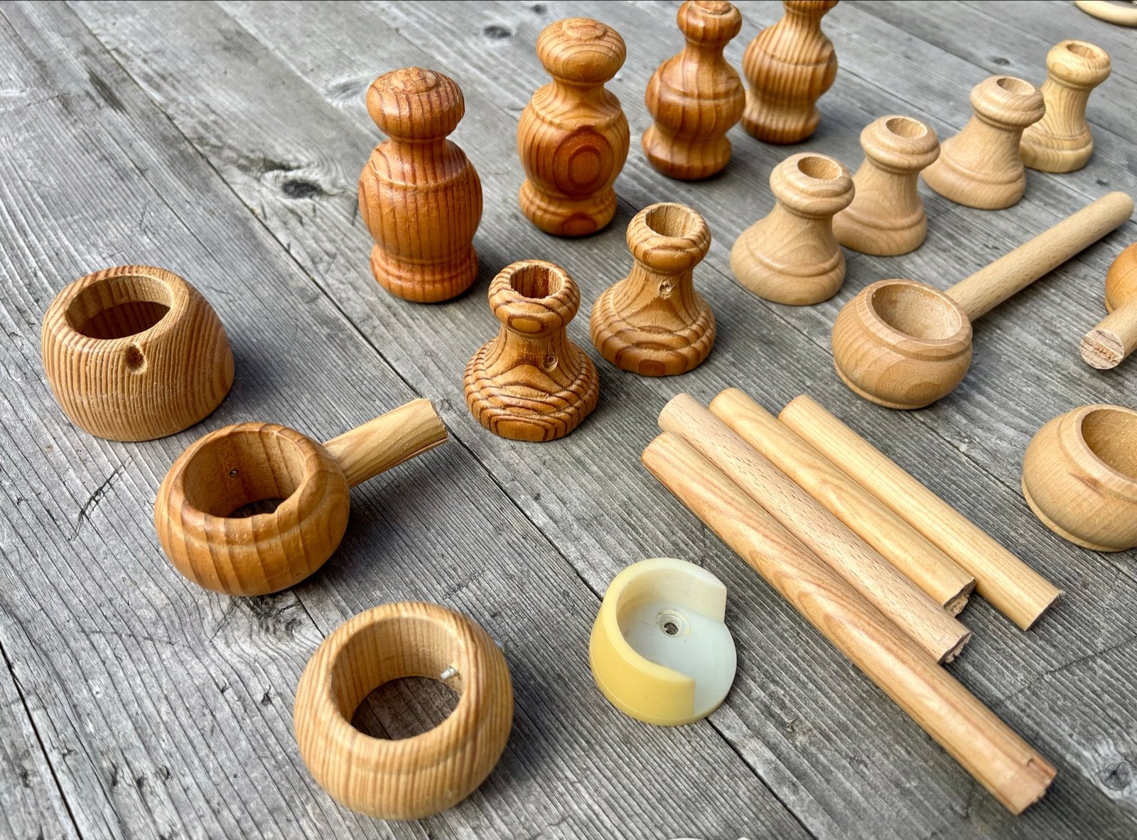 Houten onderdelen voor gordijnroede en ophanging, Met ringen, Gebruikt, Overige merken, Bruin