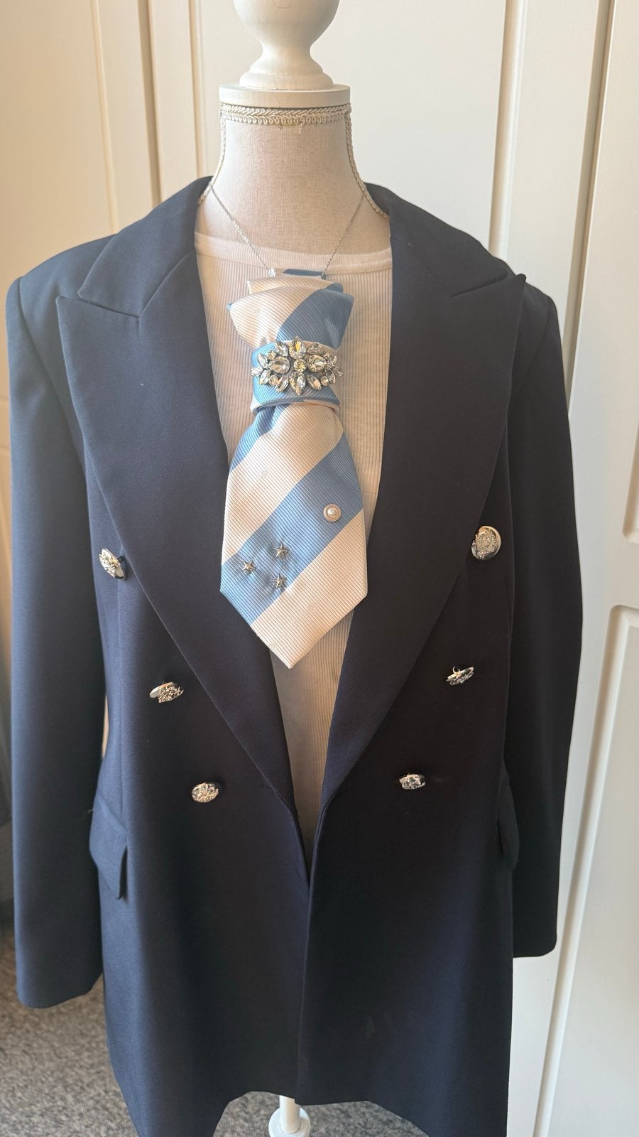 Unieke handgemaakte dassen met broches stropdas ketting, Ophalen of Verzenden, Zo goed als nieuw