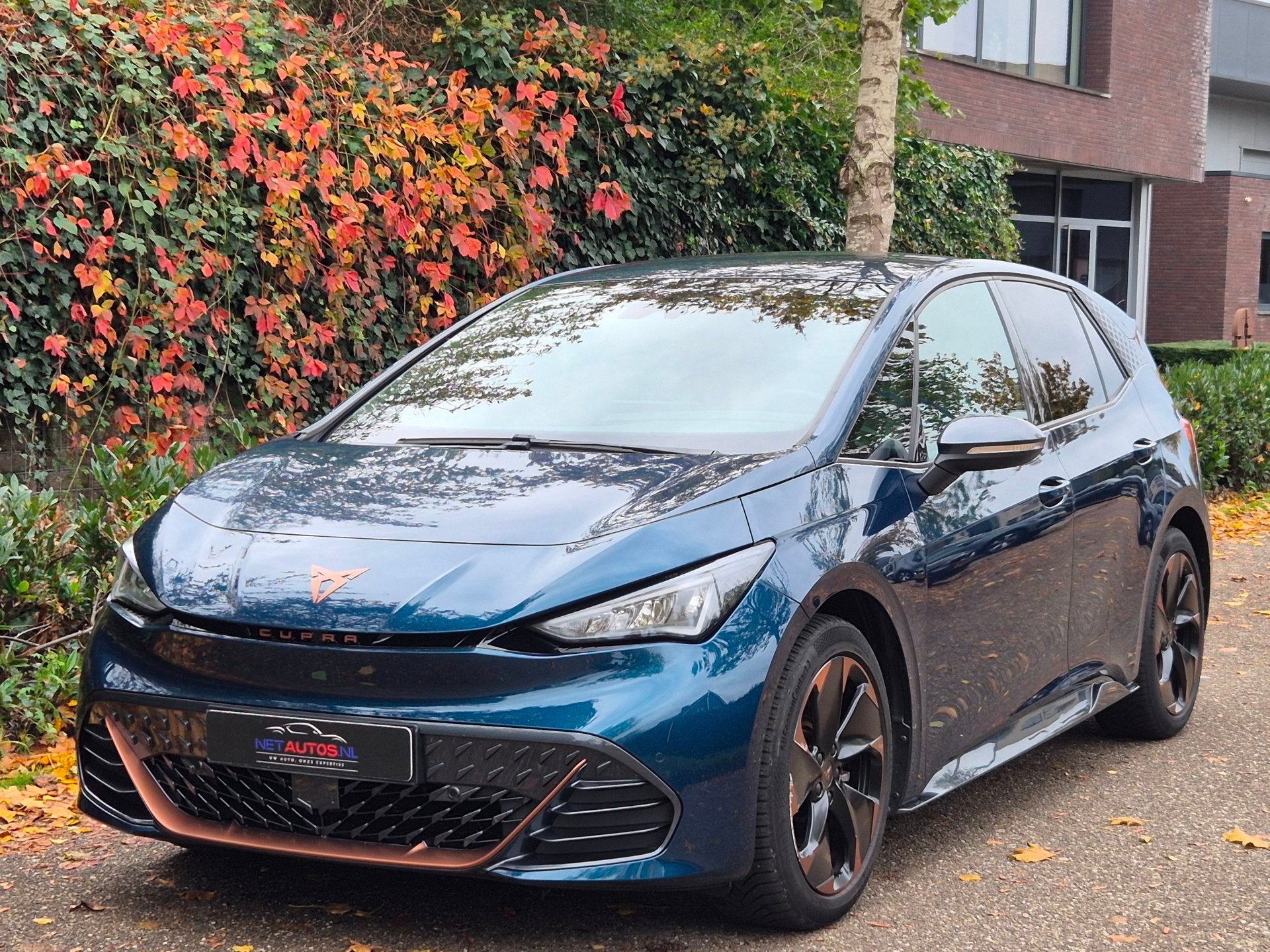 Cupra Born Performance One 62 kWh 94% SOH Volle optielijst A, Auto's, Automaat, Achterwielaandrijving, Gebruikt, Blauw