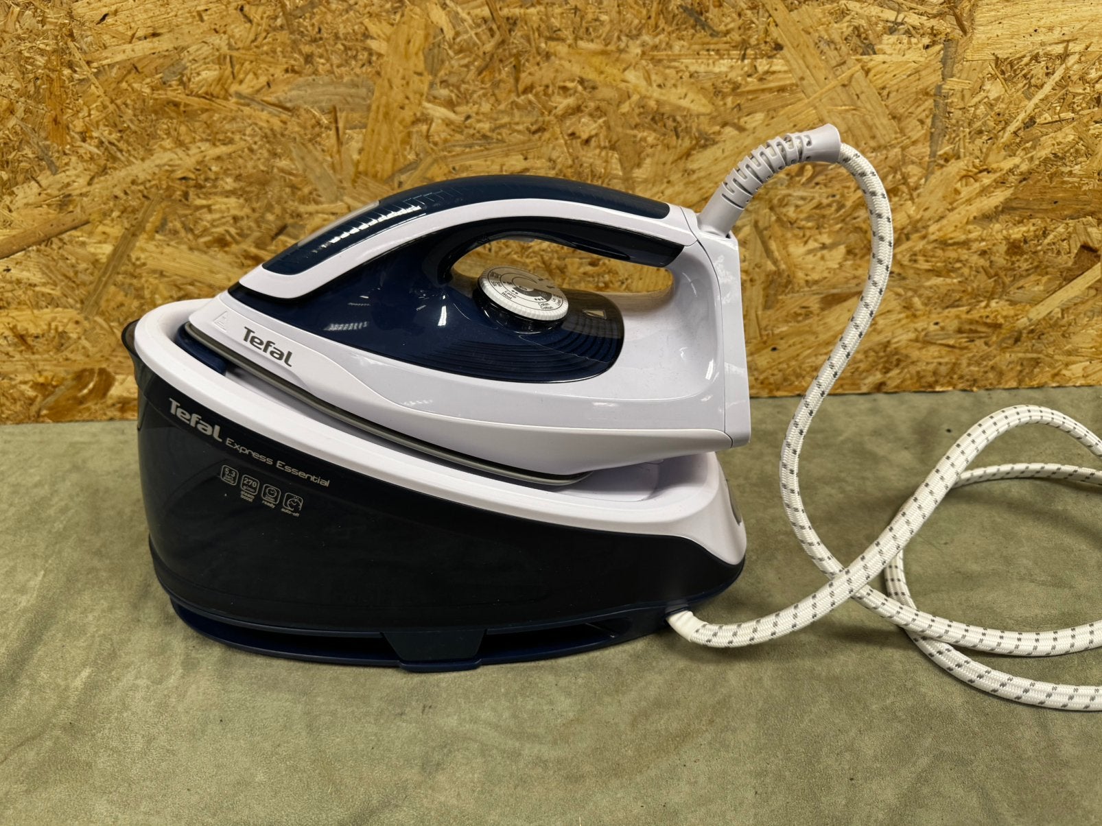 Tefal Express Essential SV6116 Stoomgenerator - ZGAN - ReK4, Strijkijzer met snoer, Ophalen of Verzenden, Zo goed als nieuw, Tefal