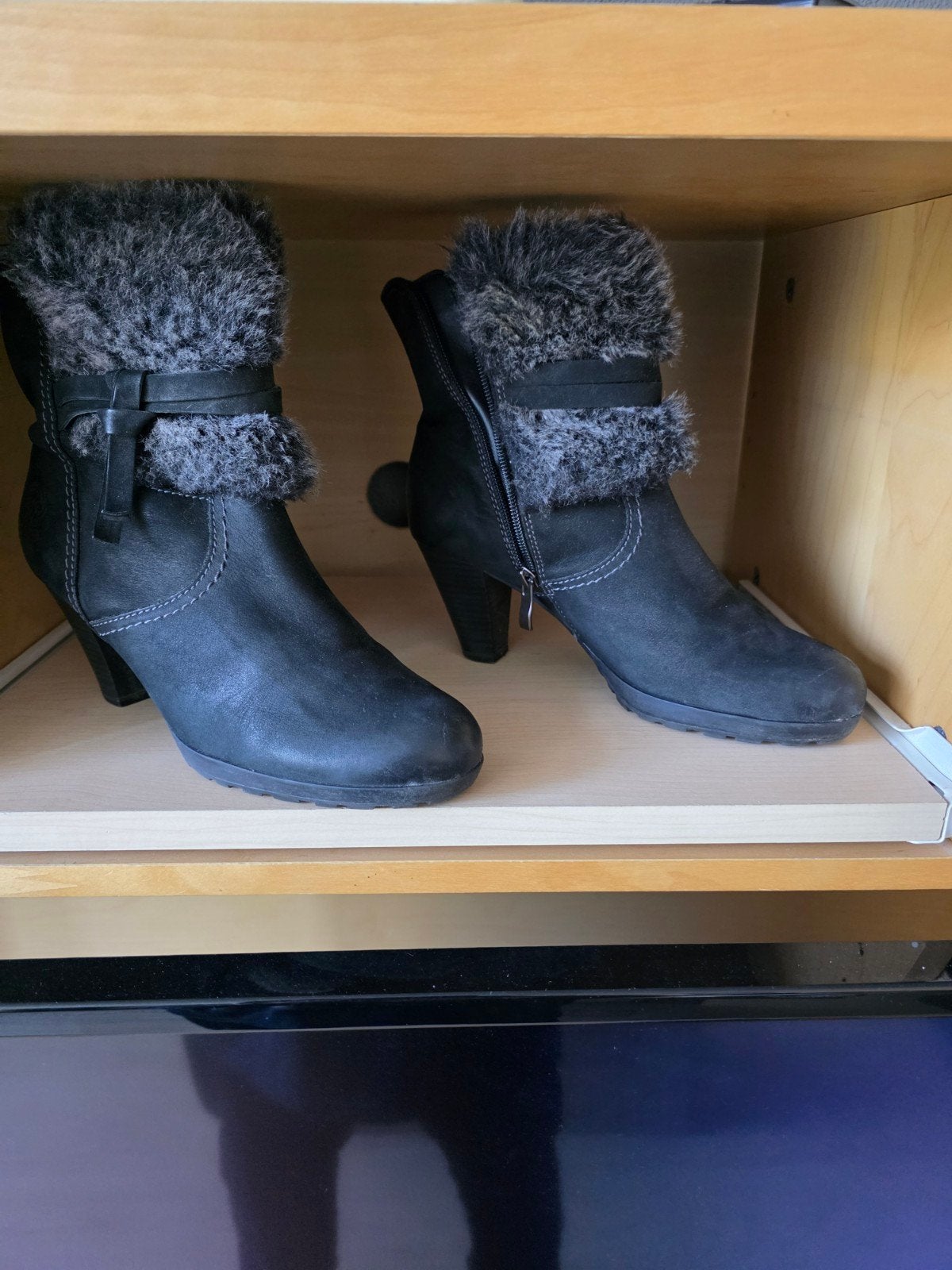 enkellaarsjes, goudkleurige schoenen maat 39, Ophalen, Zo goed als nieuw, Zwart